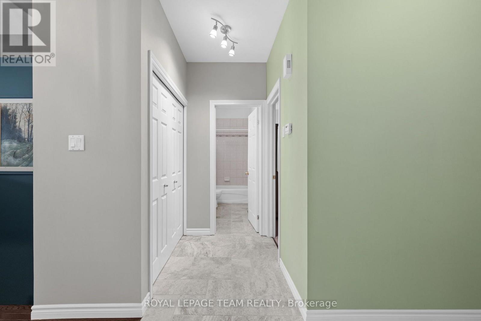 2 Bed, 3 Bath House for Sale in Ottawa – 52 VILLAGE WALK PRIVATE, Ottawa – MLS# X13609834 - Image 33