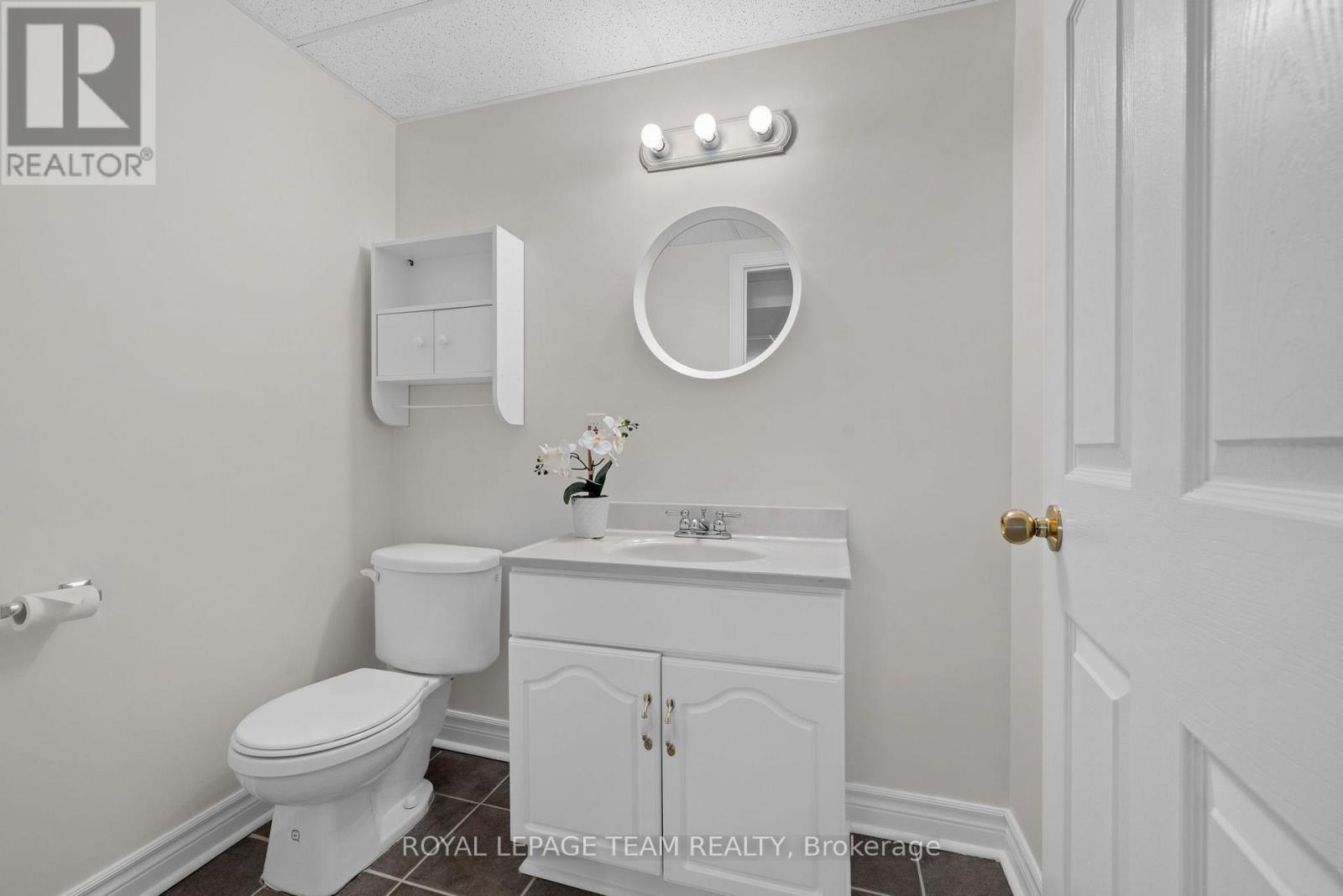 2 Bed, 3 Bath House for Sale in Ottawa – 52 VILLAGE WALK PRIVATE, Ottawa – MLS# X13609834 - Image 42