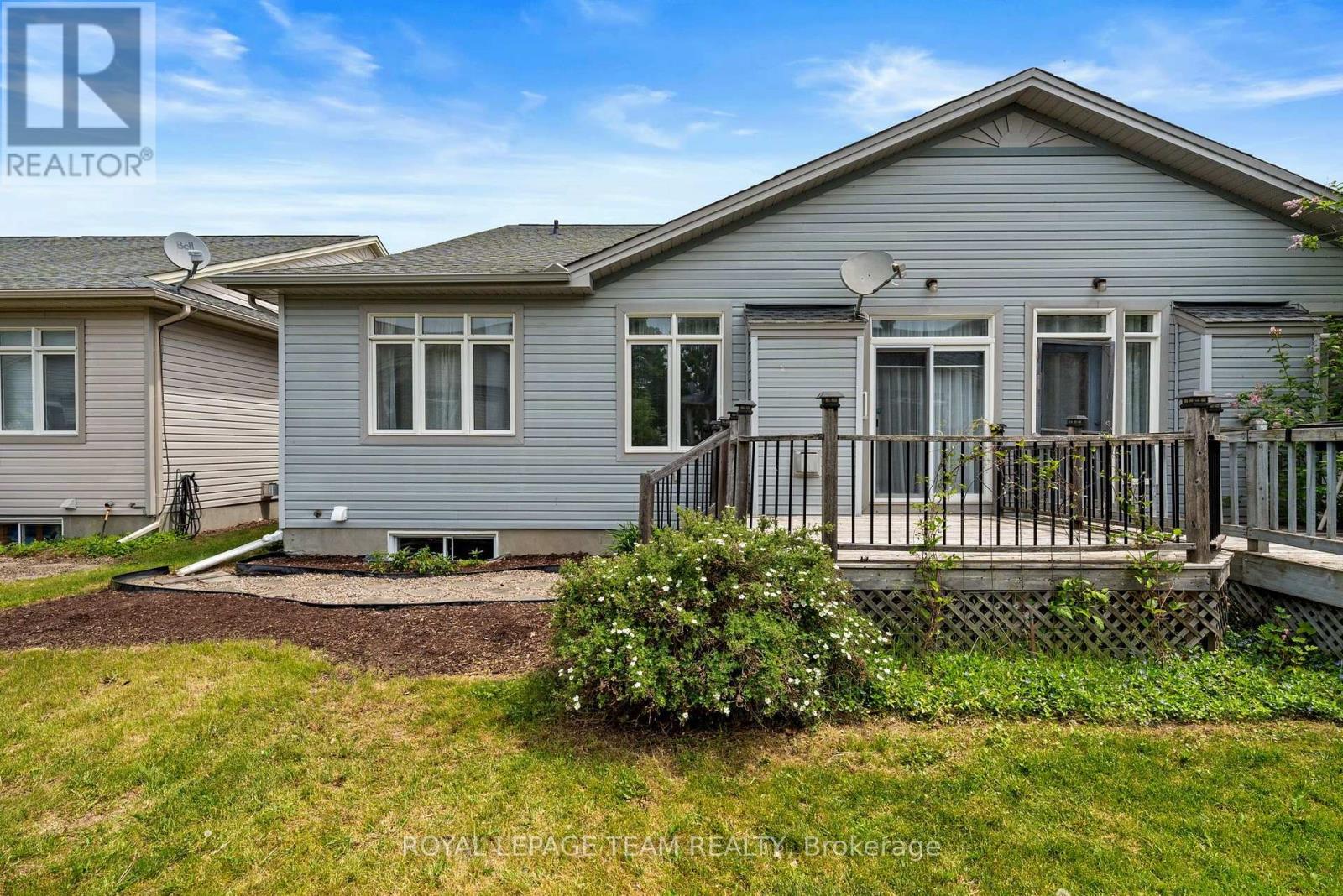 2 Bed, 3 Bath House for Sale in Ottawa – 52 VILLAGE WALK PRIVATE, Ottawa – MLS# X13609834 - Image 43