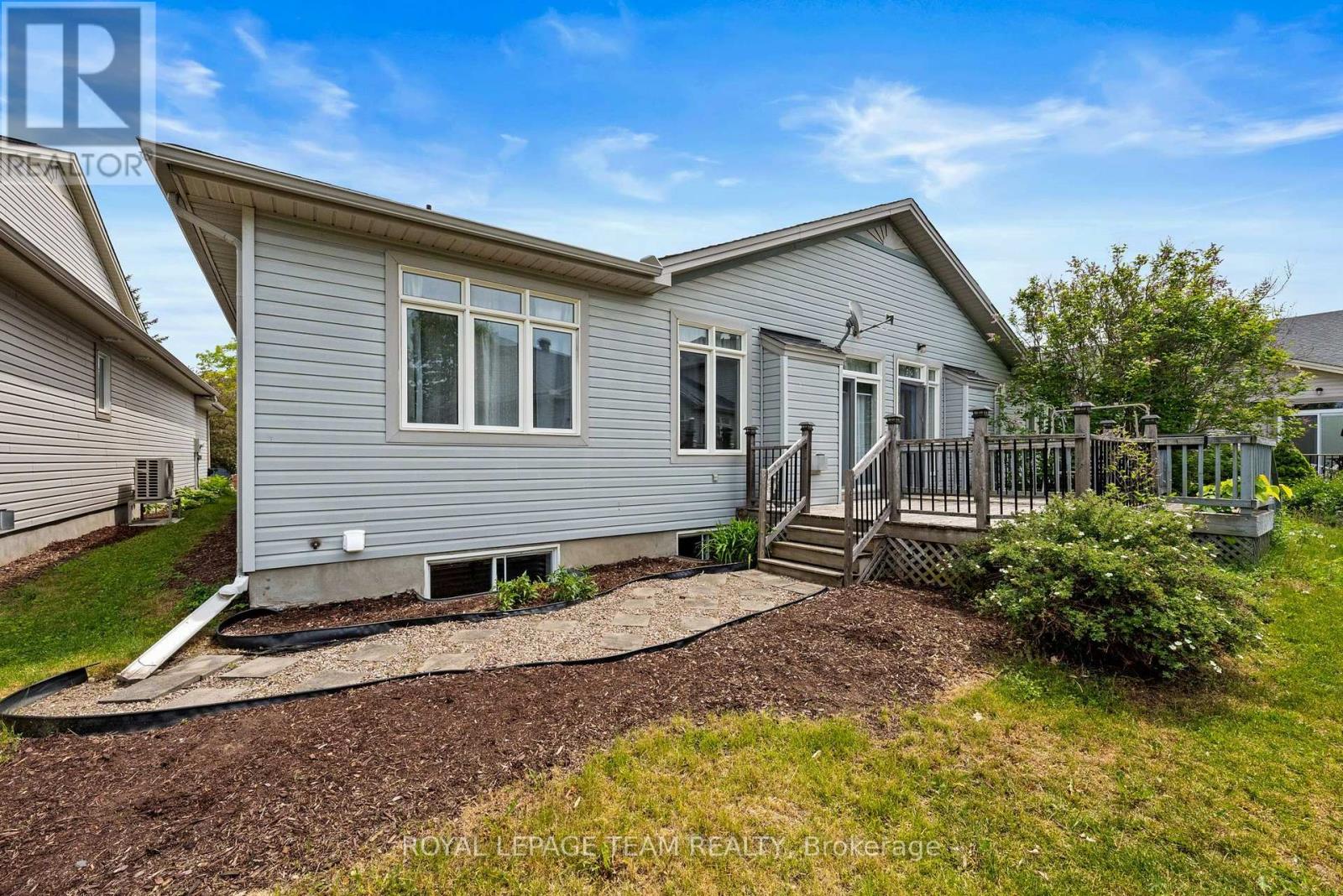 2 Bed, 3 Bath House for Sale in Ottawa – 52 VILLAGE WALK PRIVATE, Ottawa – MLS# X13609834 - Image 45