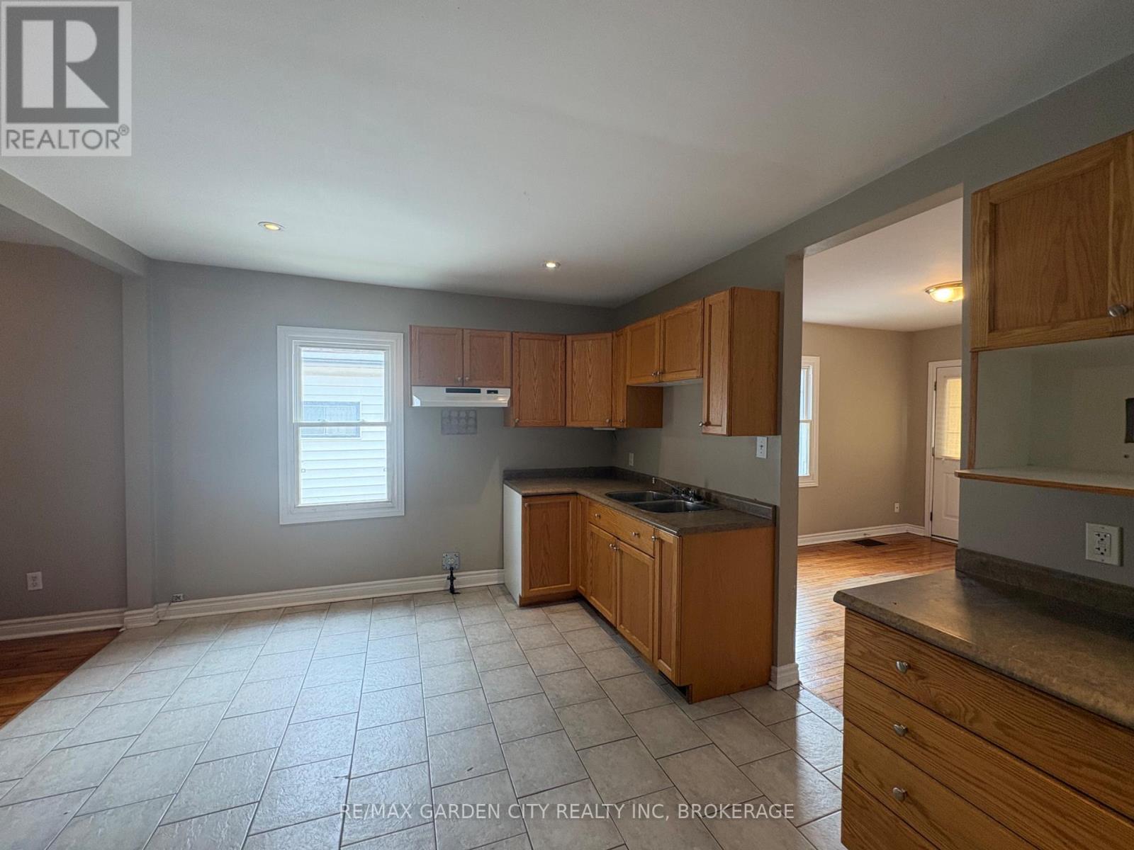 200 LINCOLN STREET - Image 4
