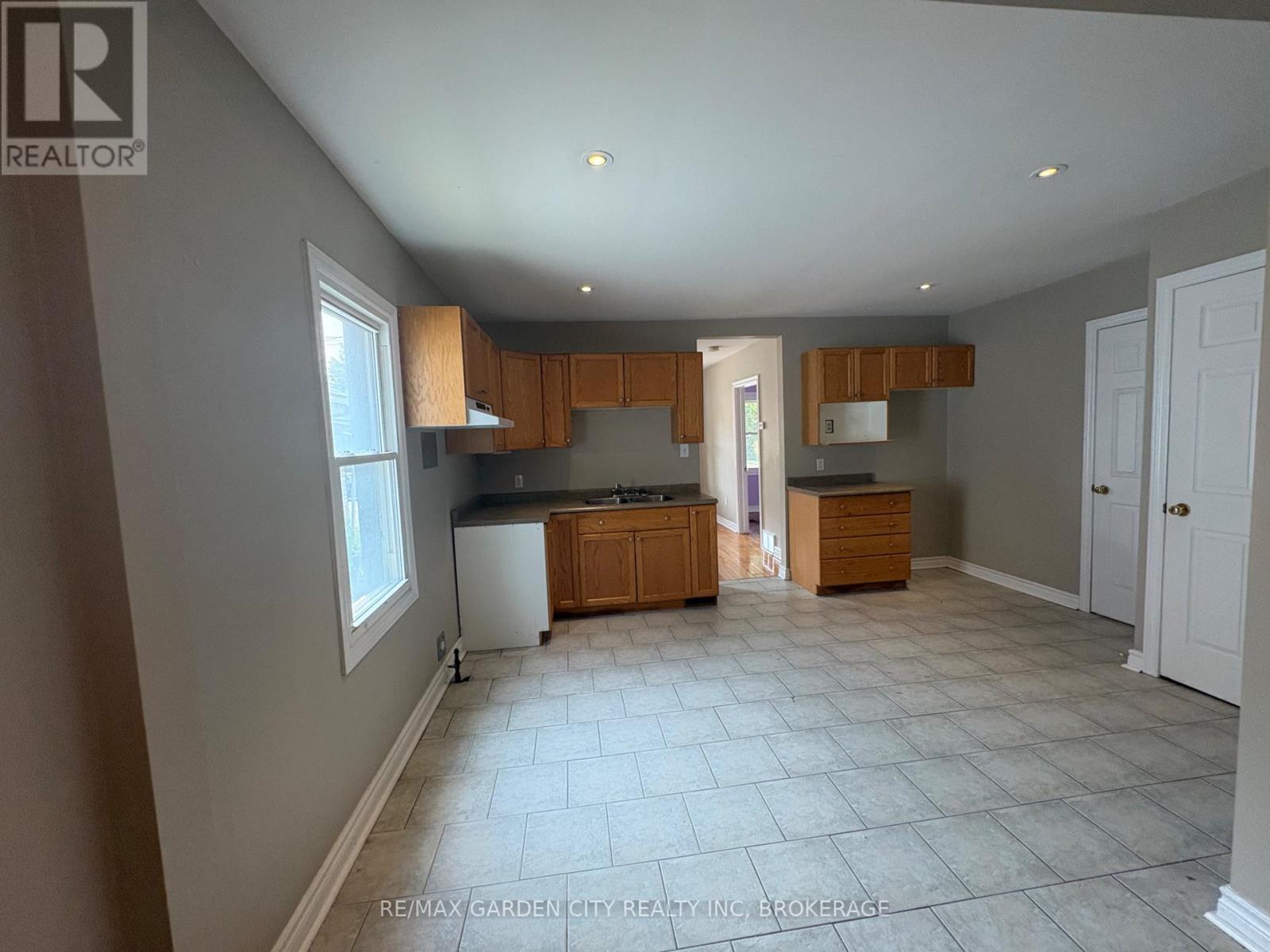 200 LINCOLN STREET - Image 5