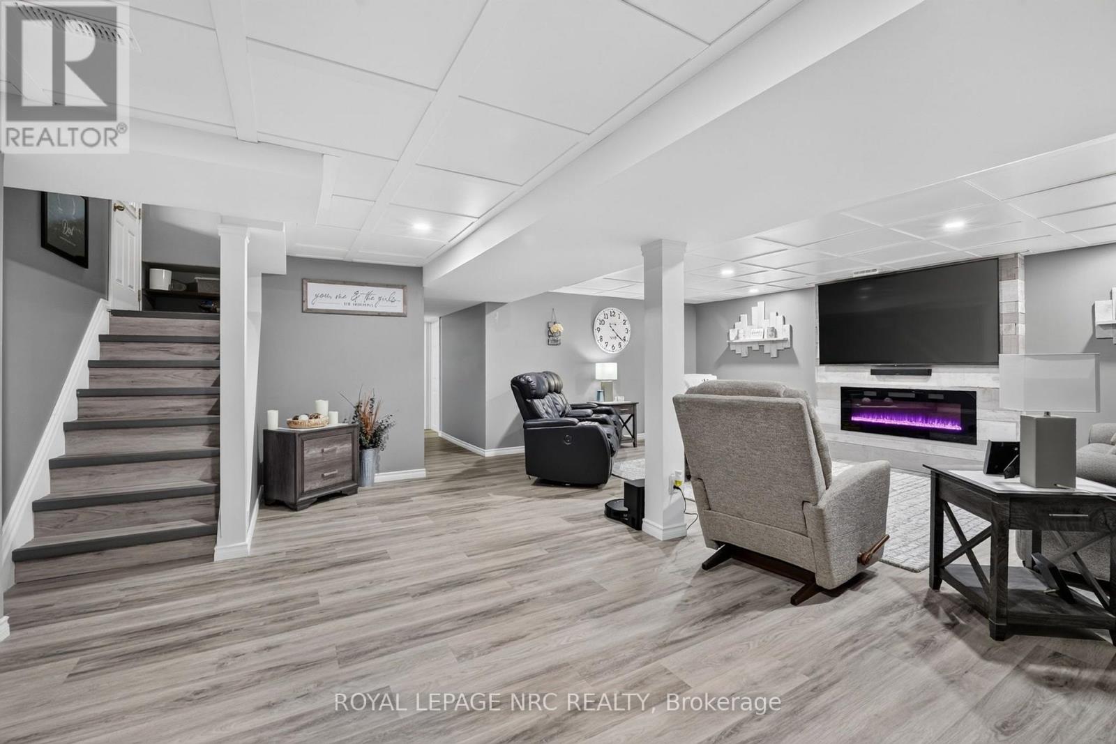 32 ST GEORGE COURT - 20