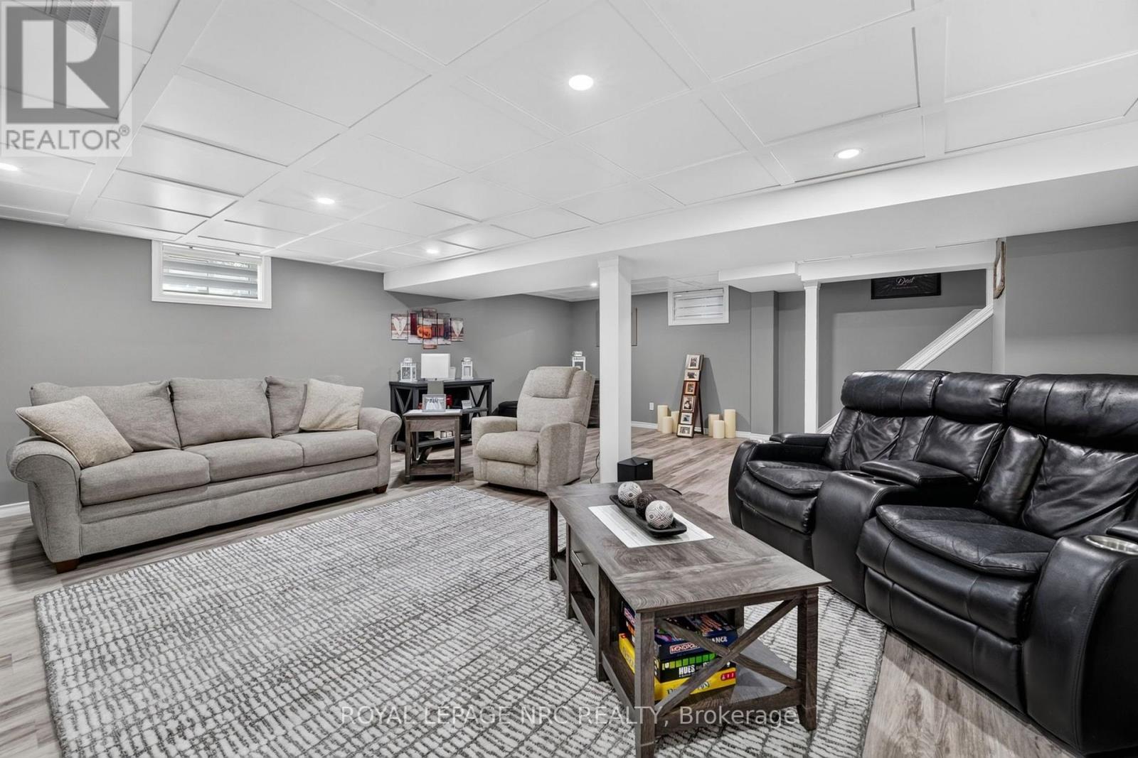 32 ST GEORGE COURT - 23