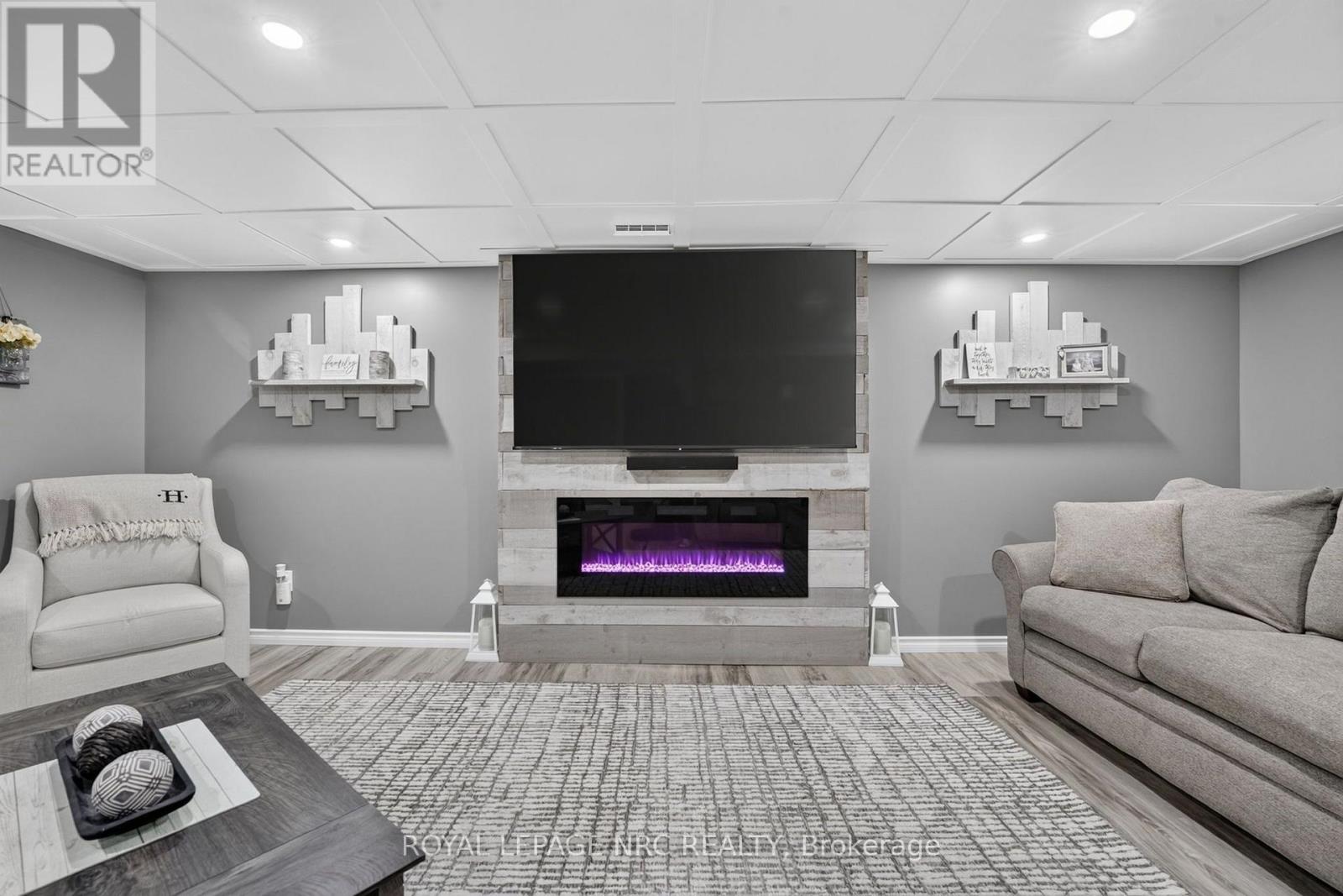 32 ST GEORGE COURT - 24