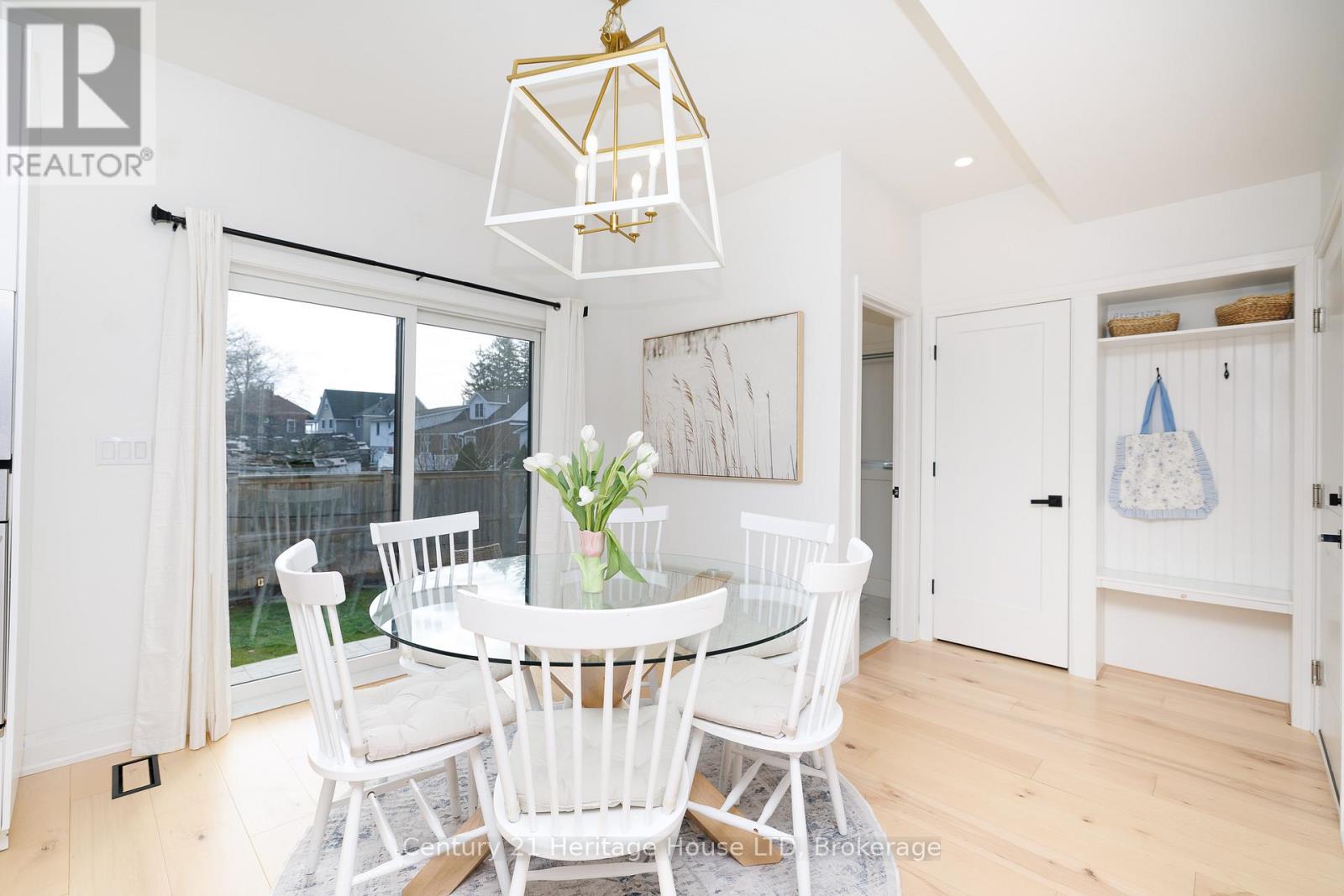 18 PARKVIEW AVENUE - 12