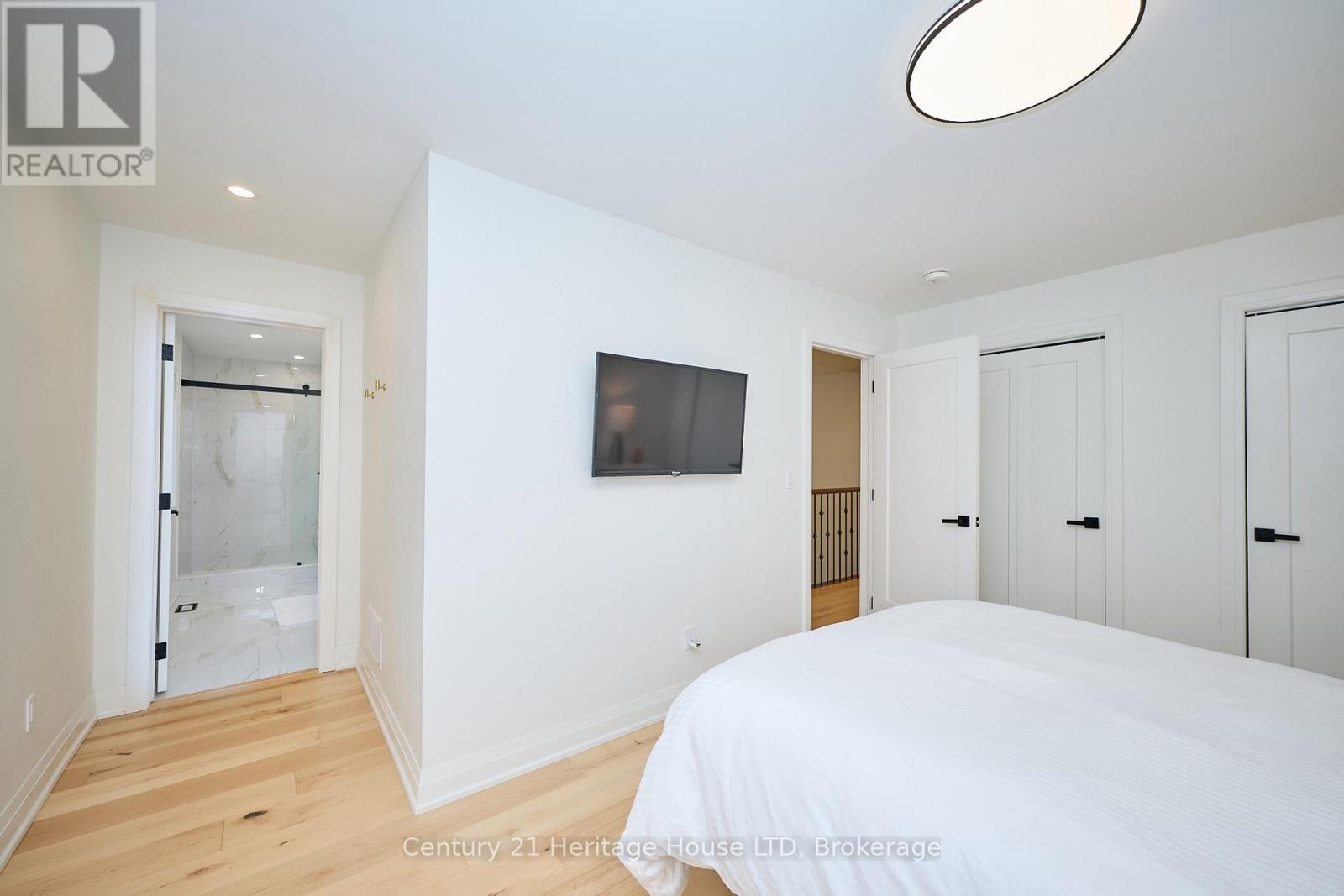 18 PARKVIEW AVENUE - 19