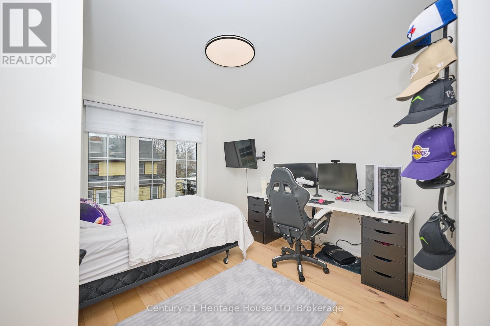 18 PARKVIEW AVENUE - 21