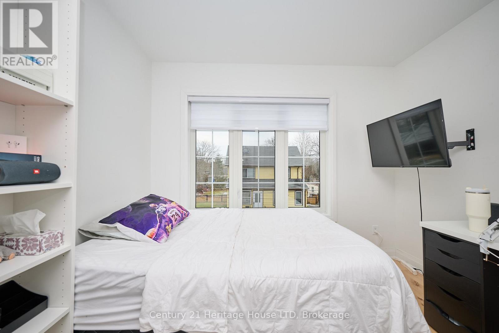 18 PARKVIEW AVENUE - 22