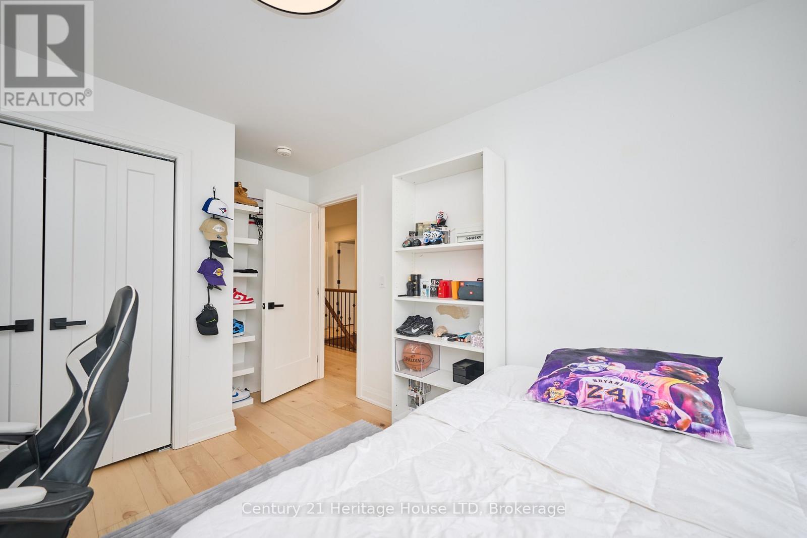 18 PARKVIEW AVENUE - 23