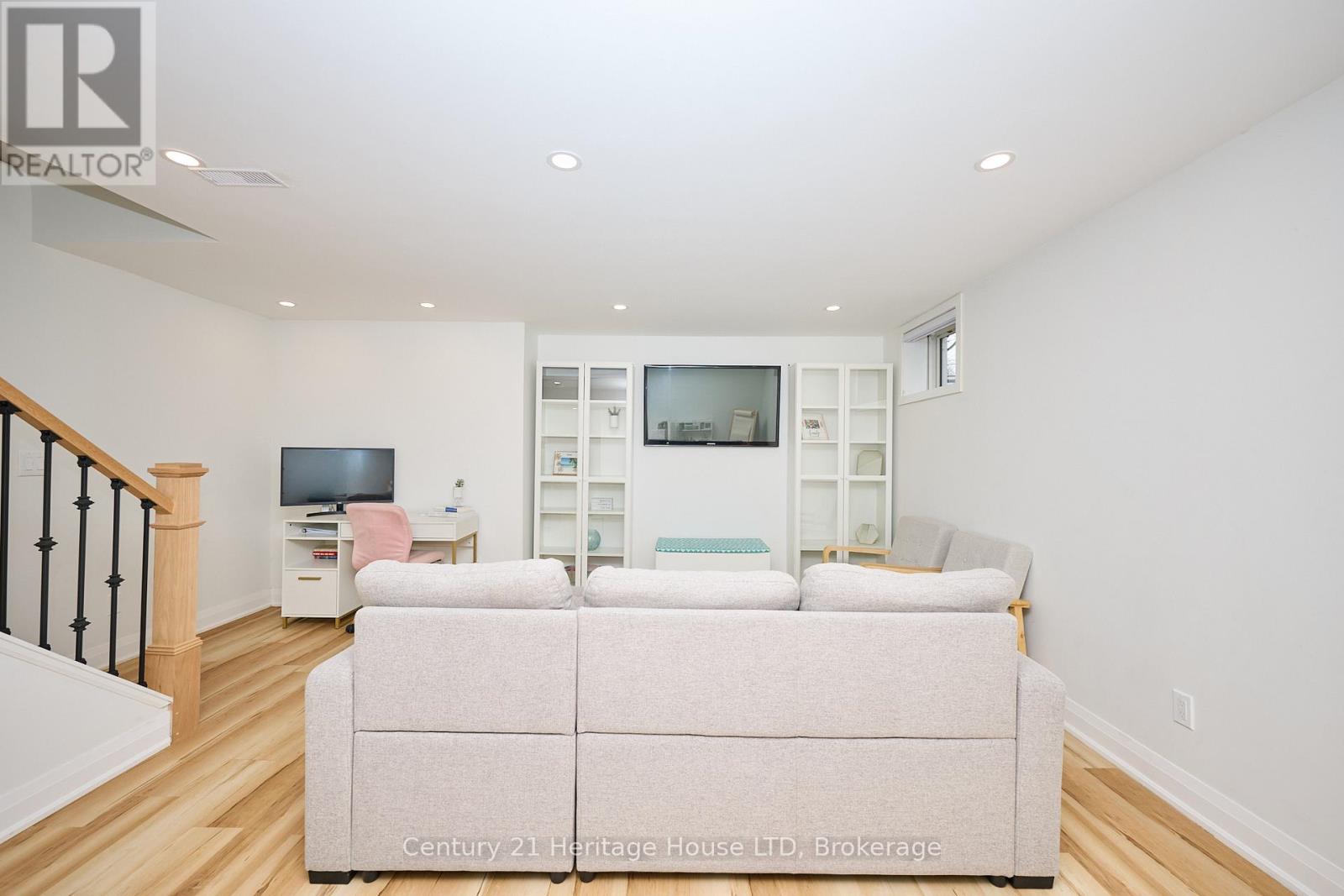 18 PARKVIEW AVENUE - 34