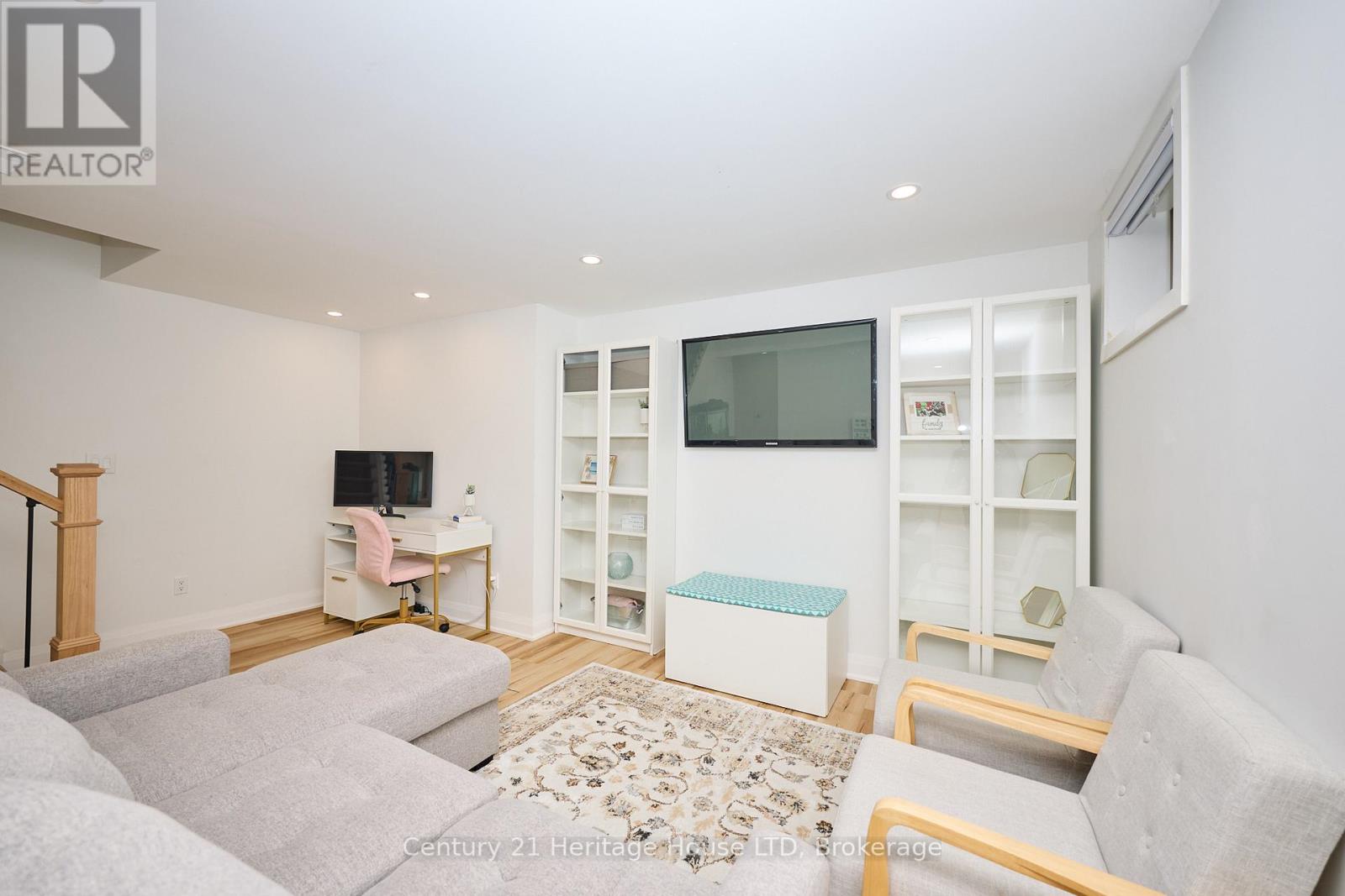 18 PARKVIEW AVENUE - 35