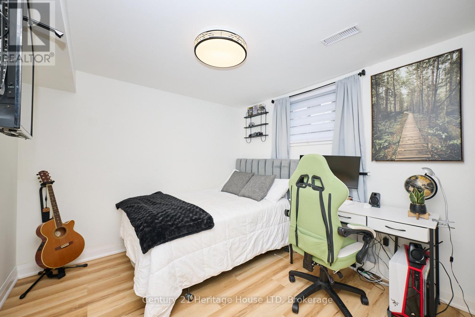 18 PARKVIEW AVENUE - 37