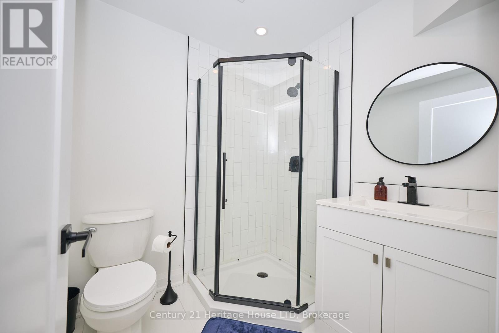 18 PARKVIEW AVENUE - 39