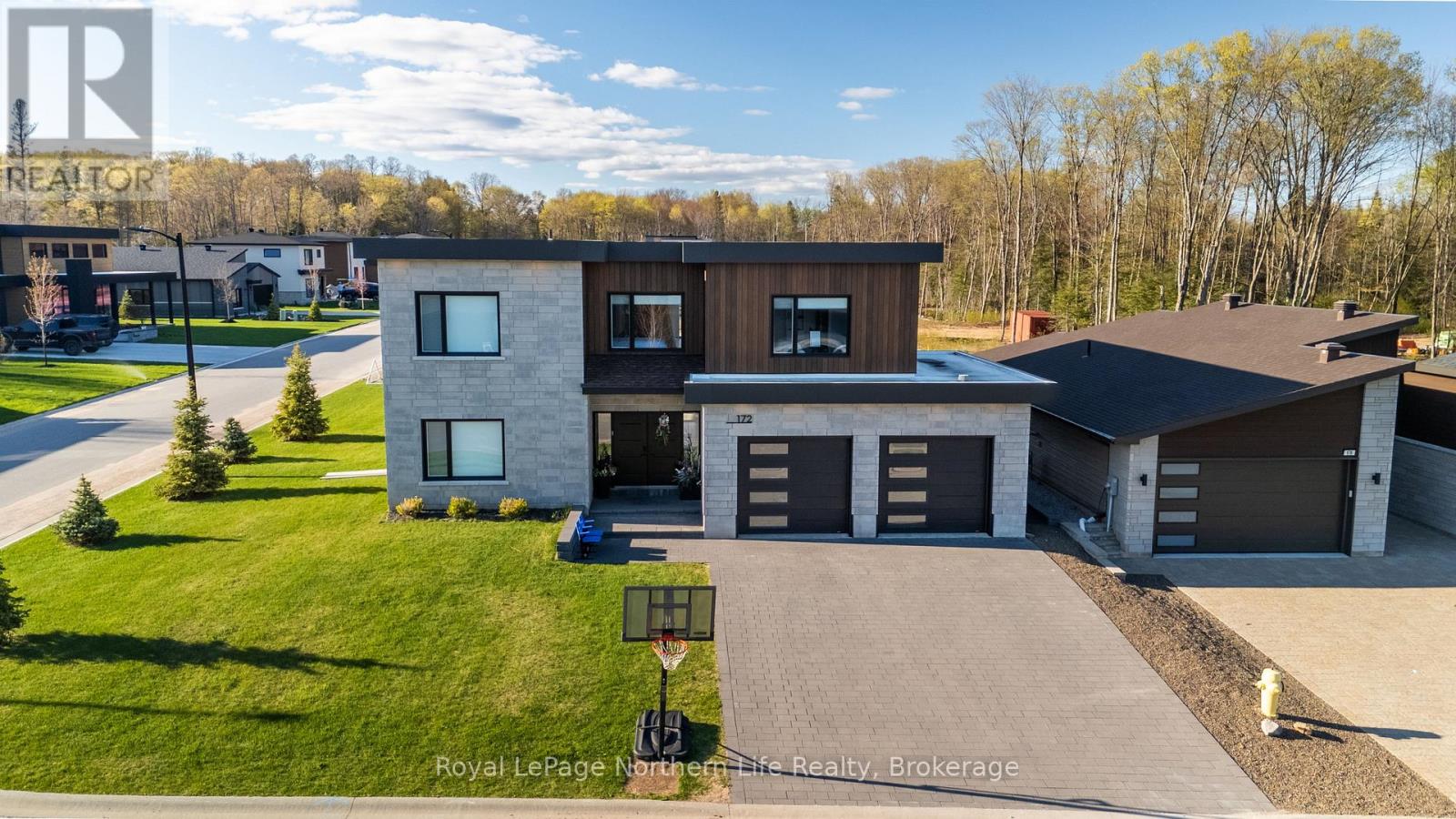 172 SUGARBUSH STREET - 1