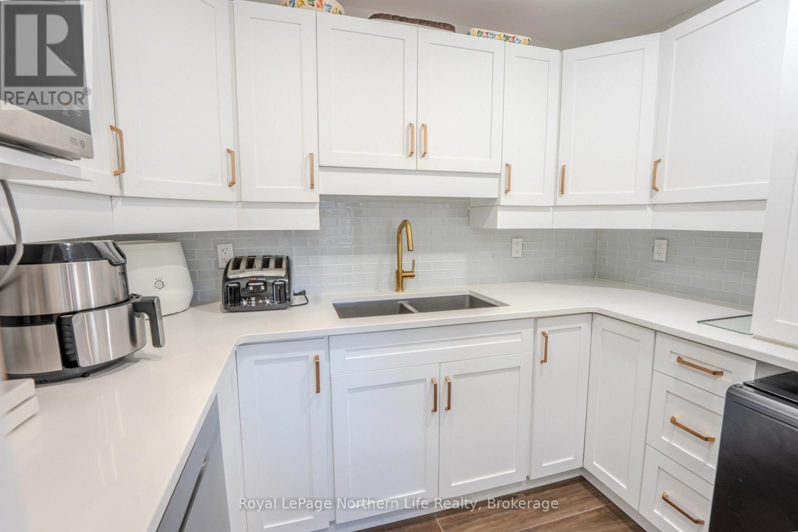 172 SUGARBUSH STREET - Image 12