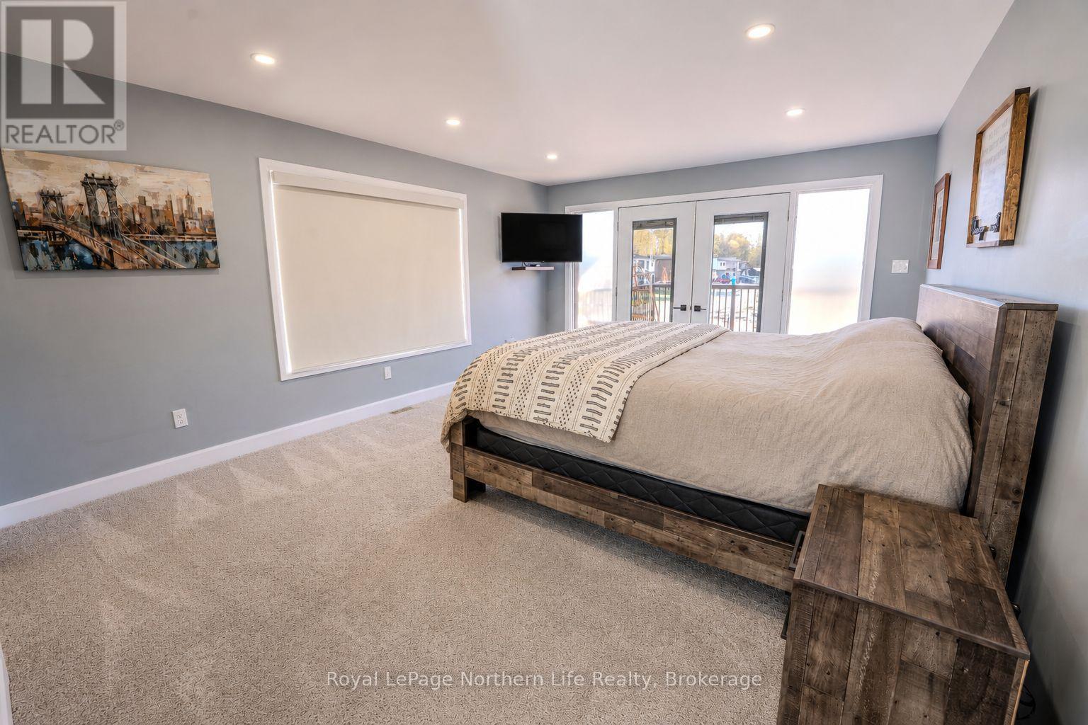 172 SUGARBUSH STREET - 23