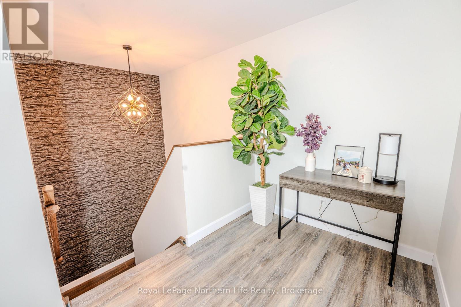172 SUGARBUSH STREET - Image 8