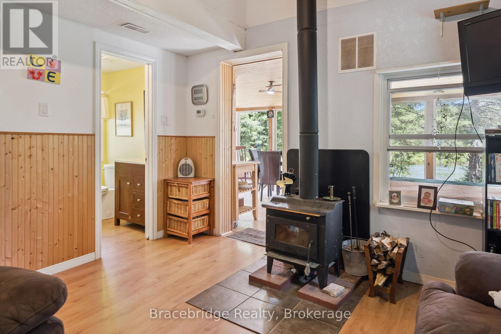 1100 COLONY ROAD - 10