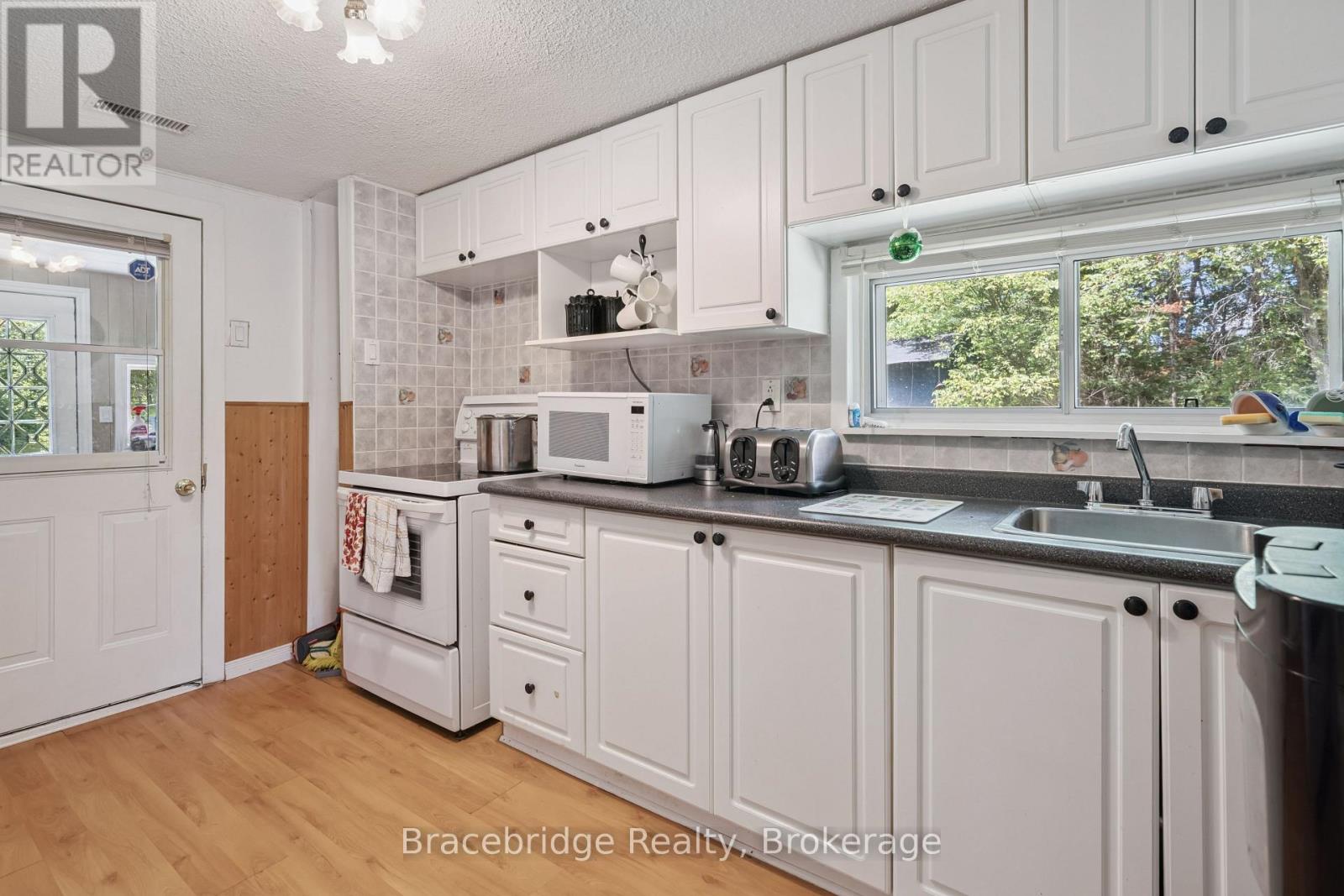 1100 COLONY ROAD - 19