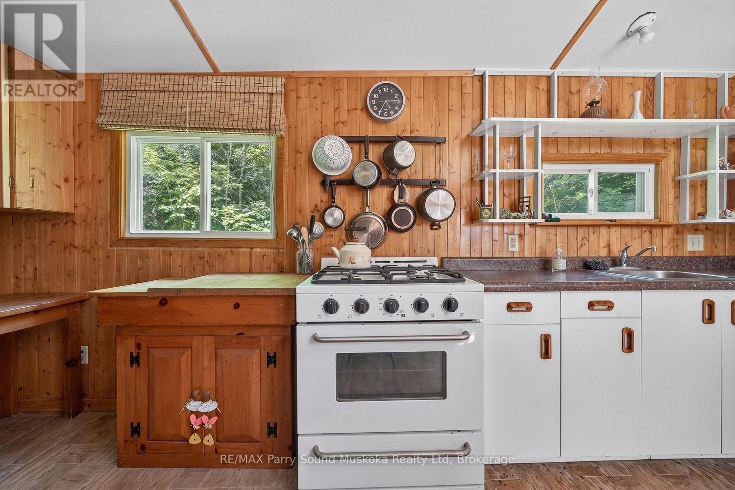 32 SHADY MAPLE TRAIL - Image 13