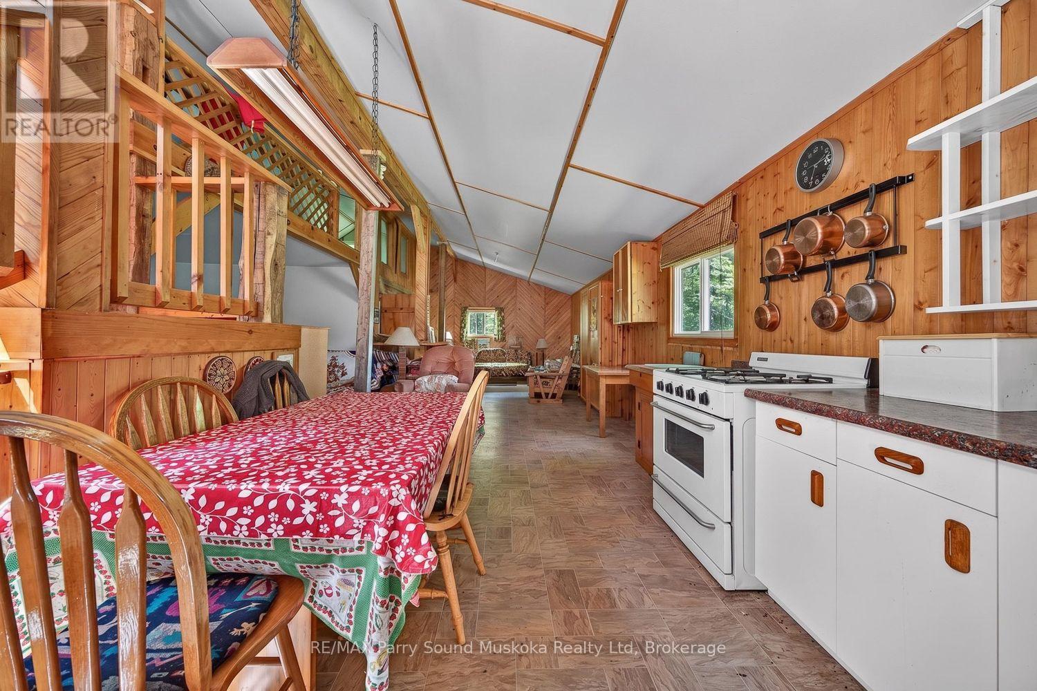 32 SHADY MAPLE TRAIL - Image 14