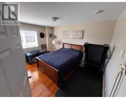 18 Capri Court thumbnail 14