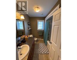 18 Capri Court thumbnail 16