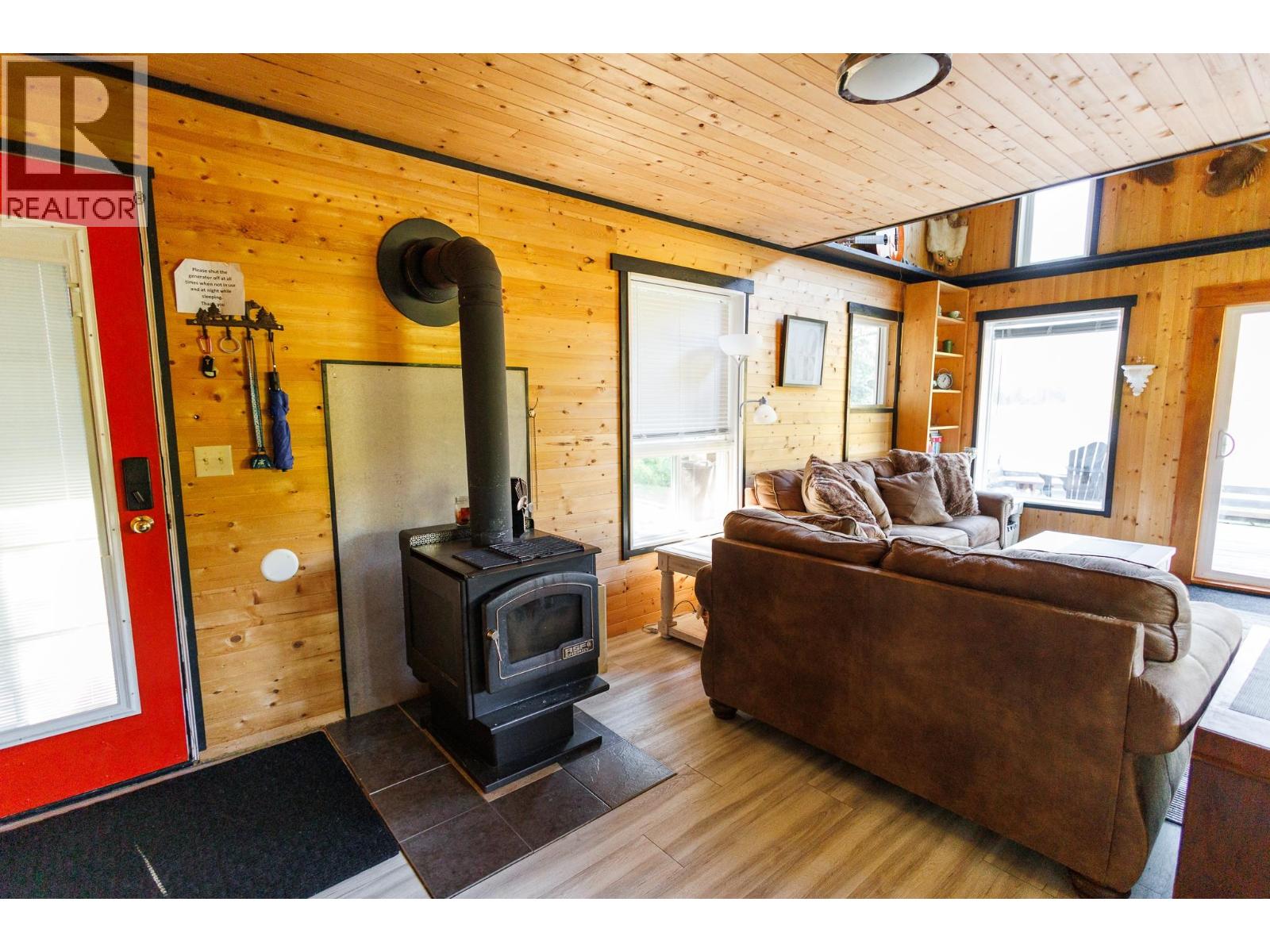 20519 16 HIGHWAY - 31