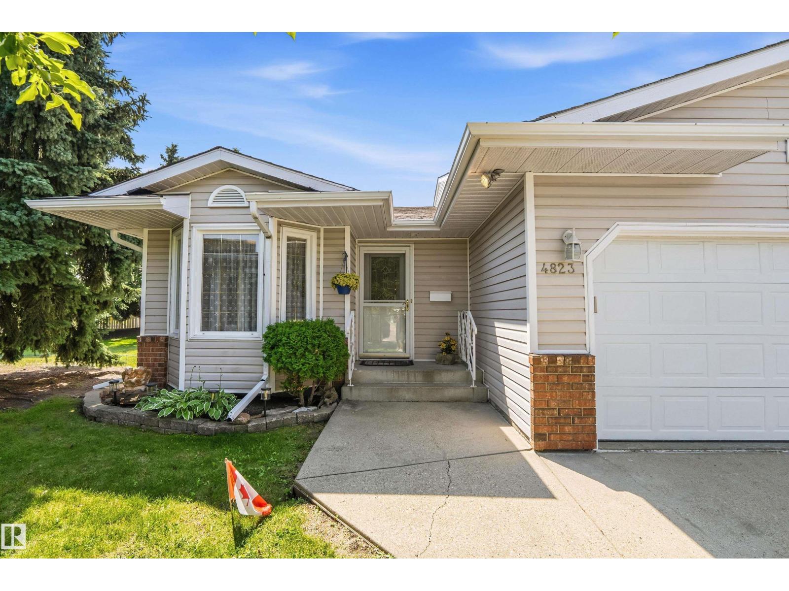 4823 32 AV NW, Weinlos, Edmonton photo 2