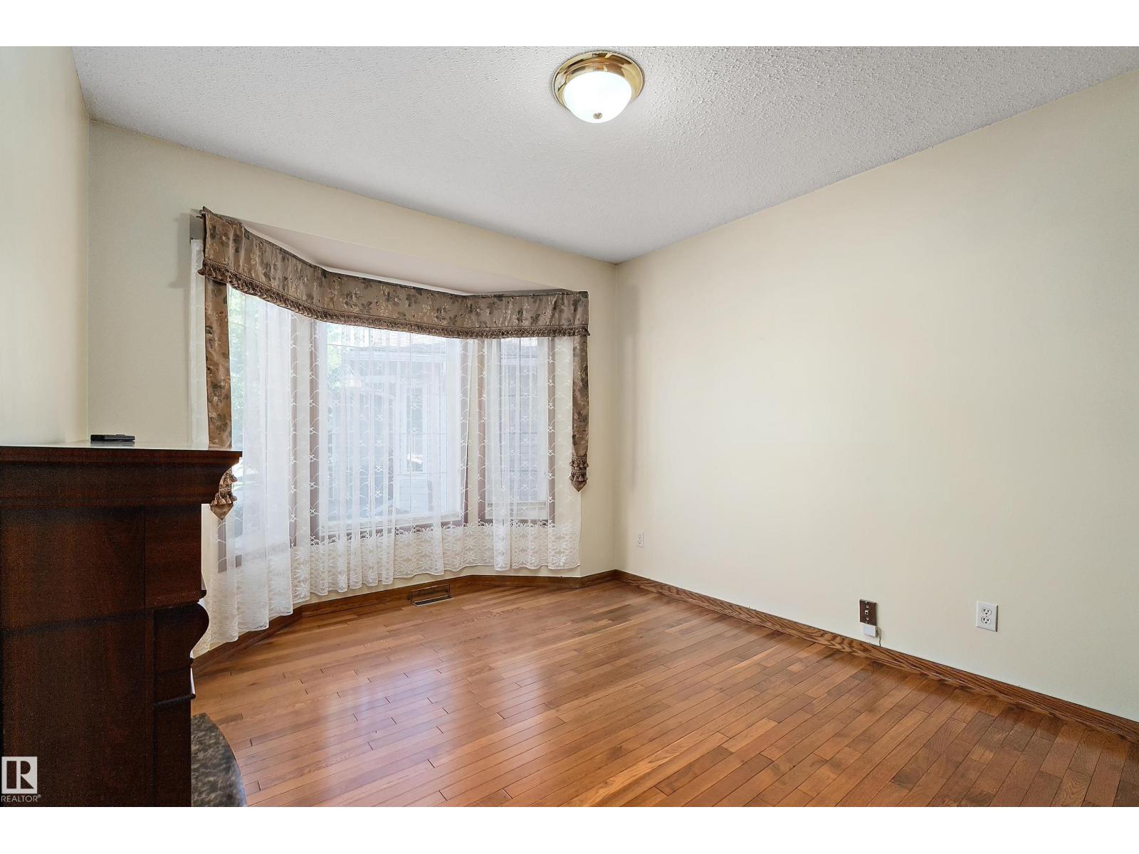 4823 32 AV NW, Weinlos, Edmonton photo 5