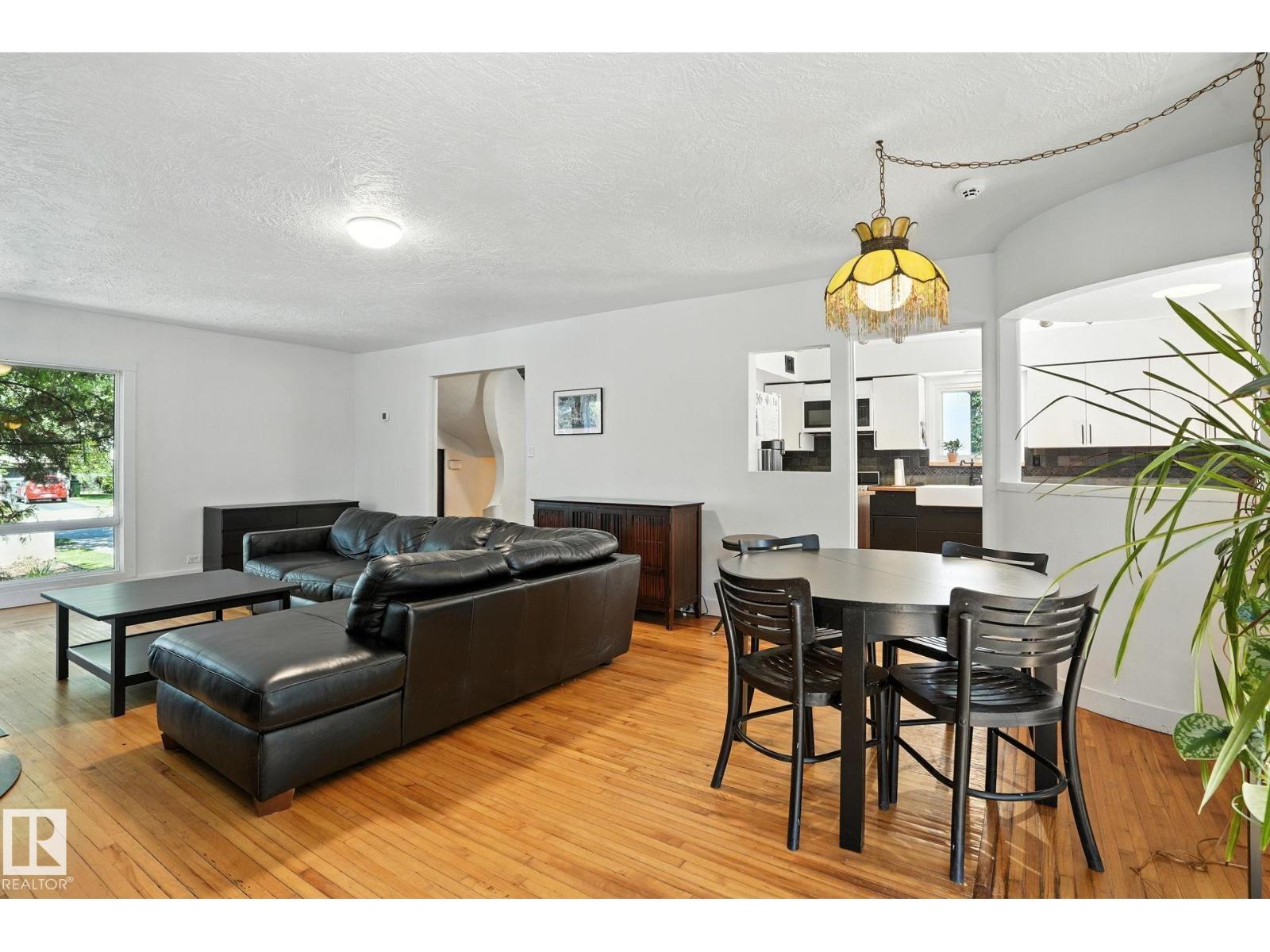 5406 110 ST NW - 9