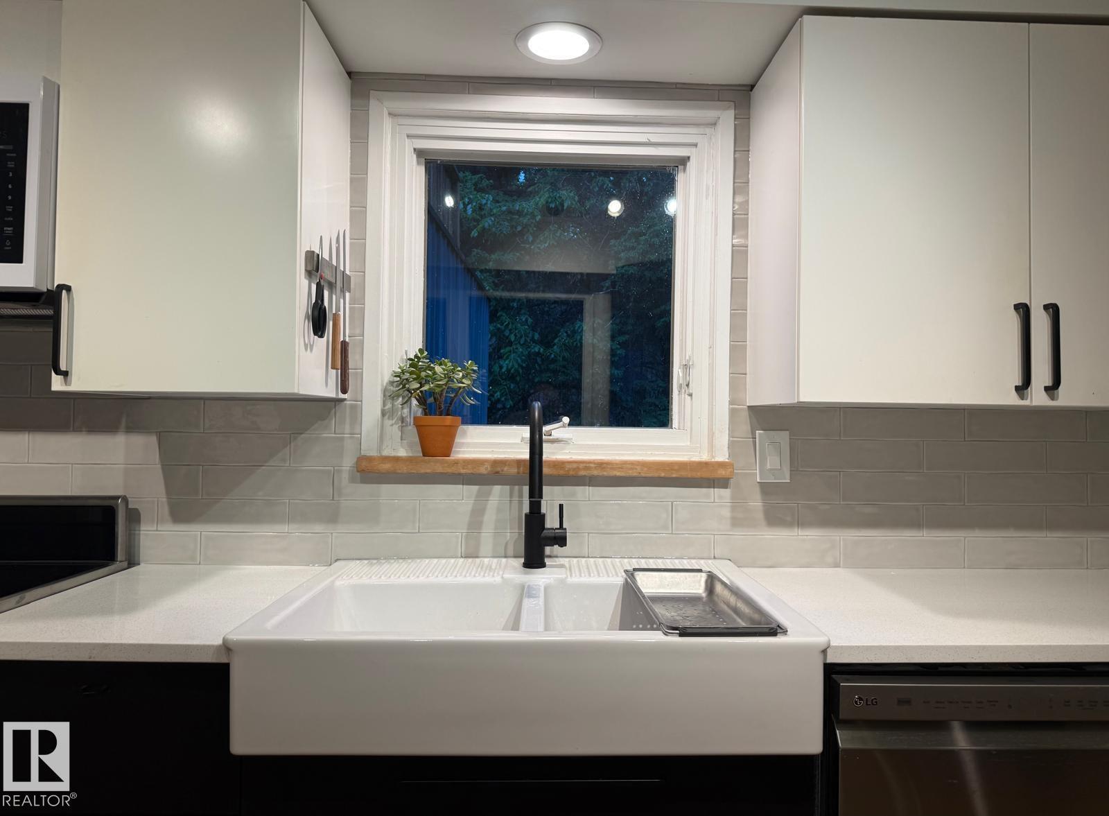 5406 110 ST NW - Image 12