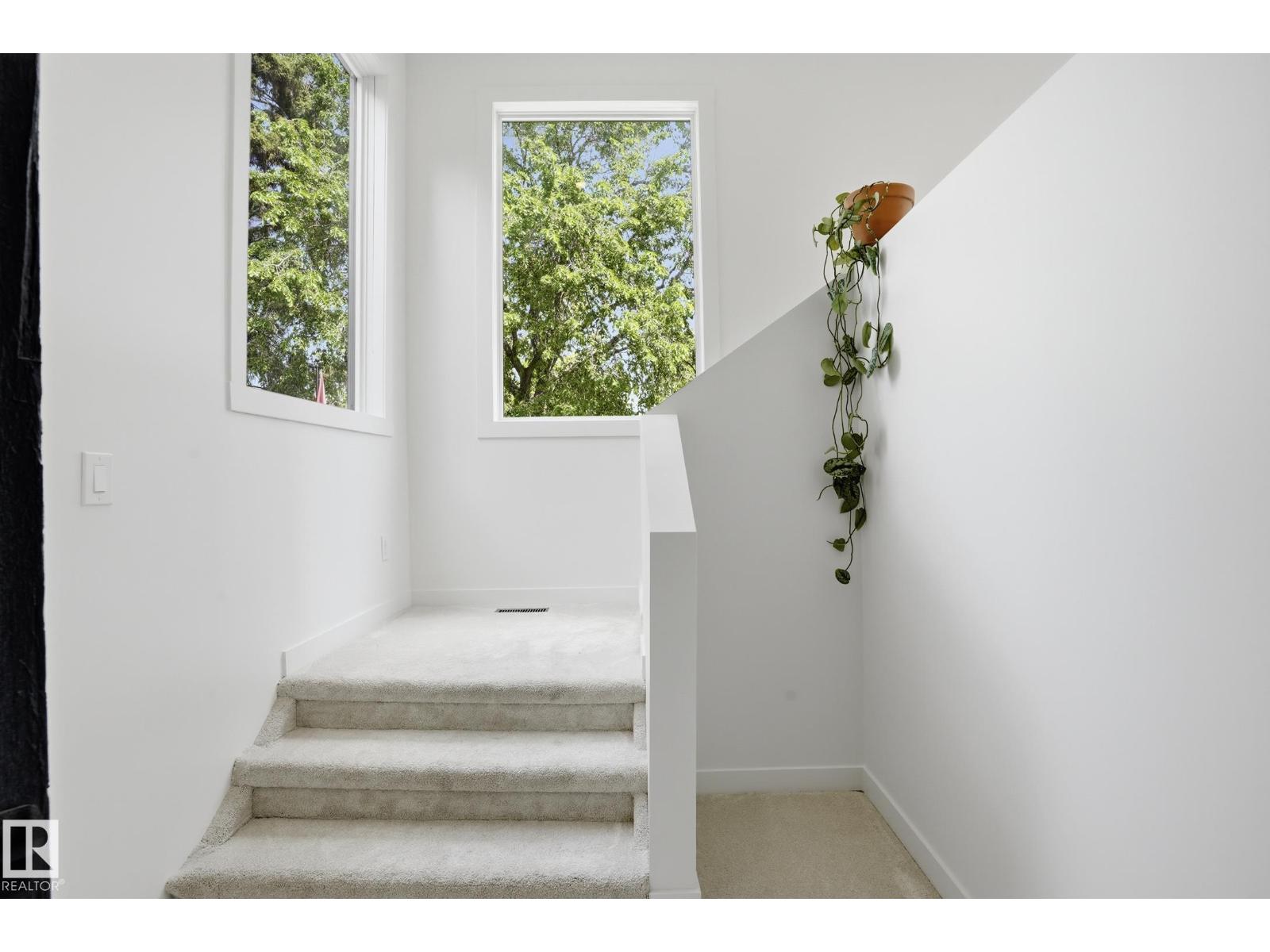 5406 110 ST NW - 17