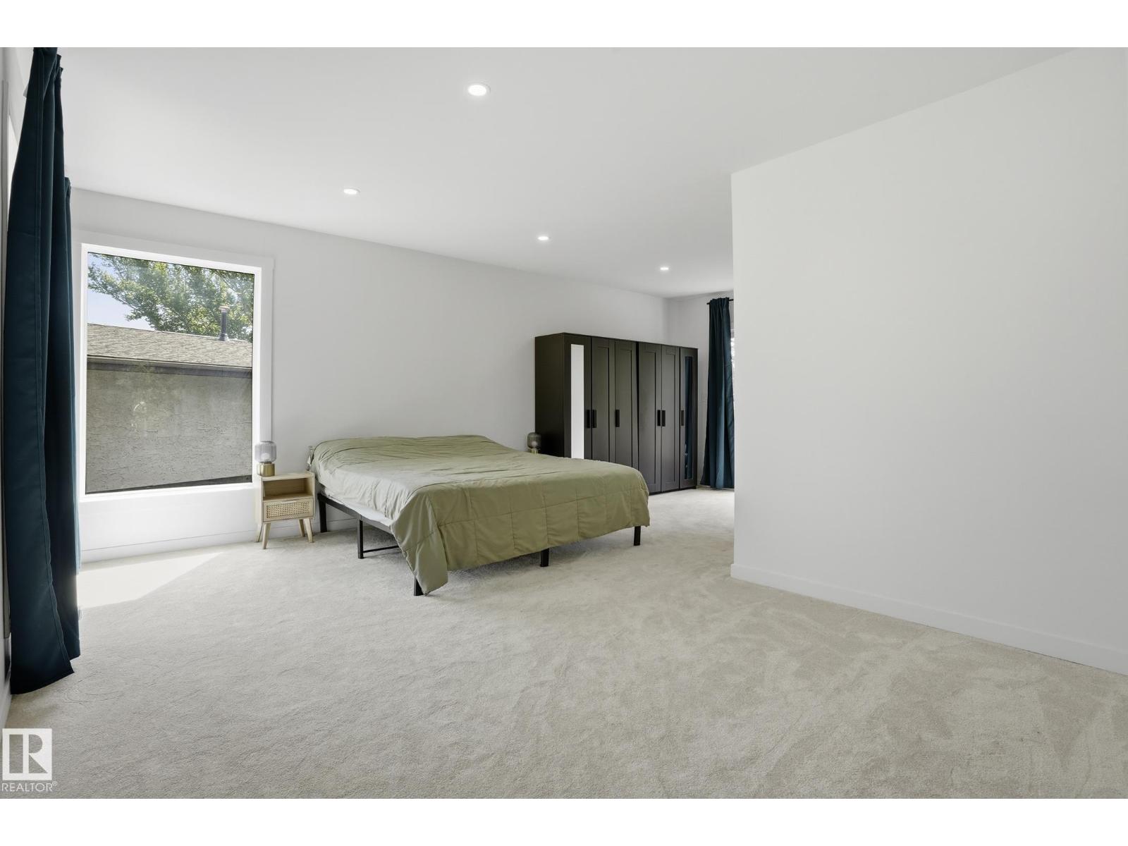 5406 110 ST NW - 22