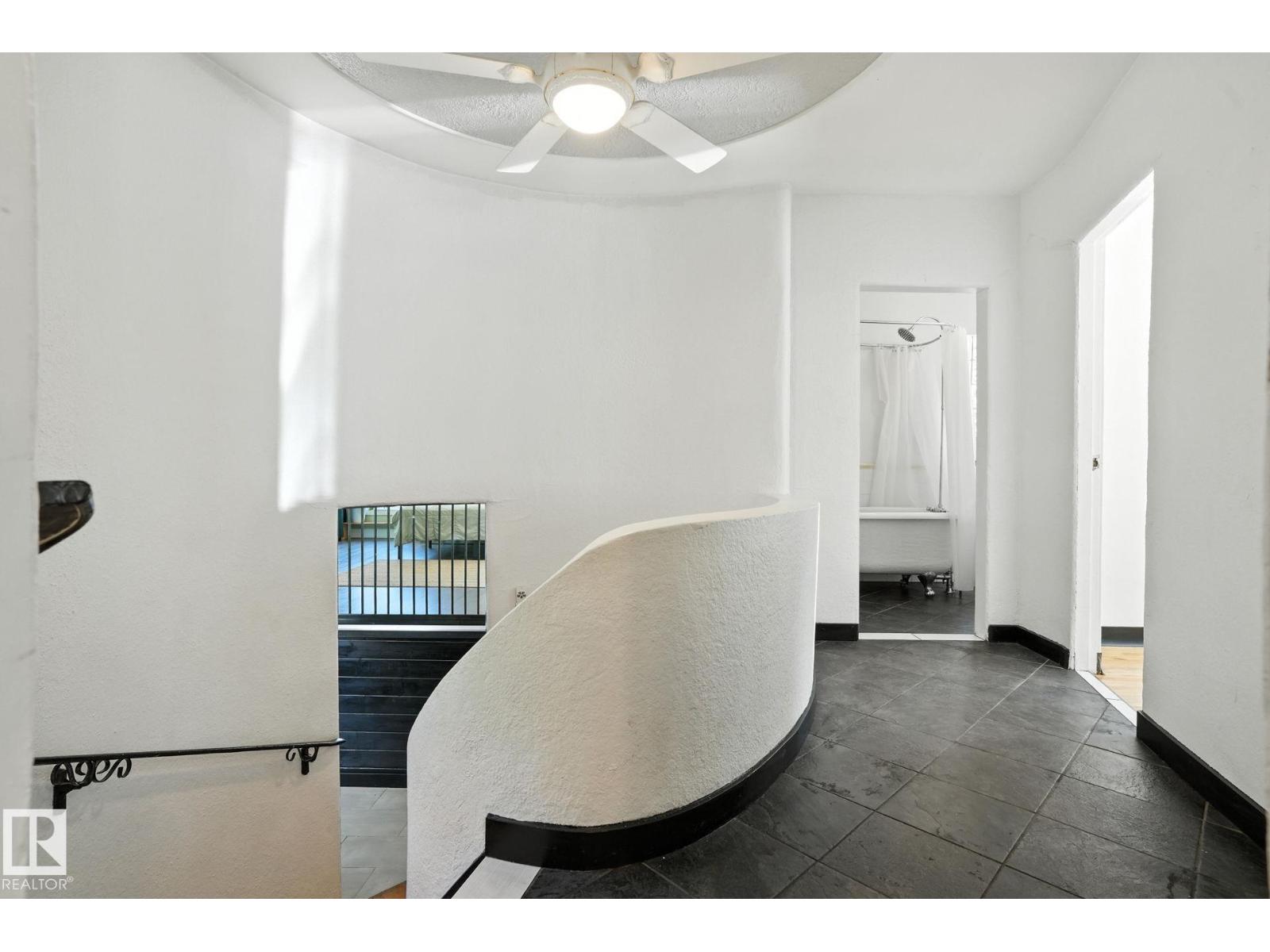 5406 110 ST NW - Image 32