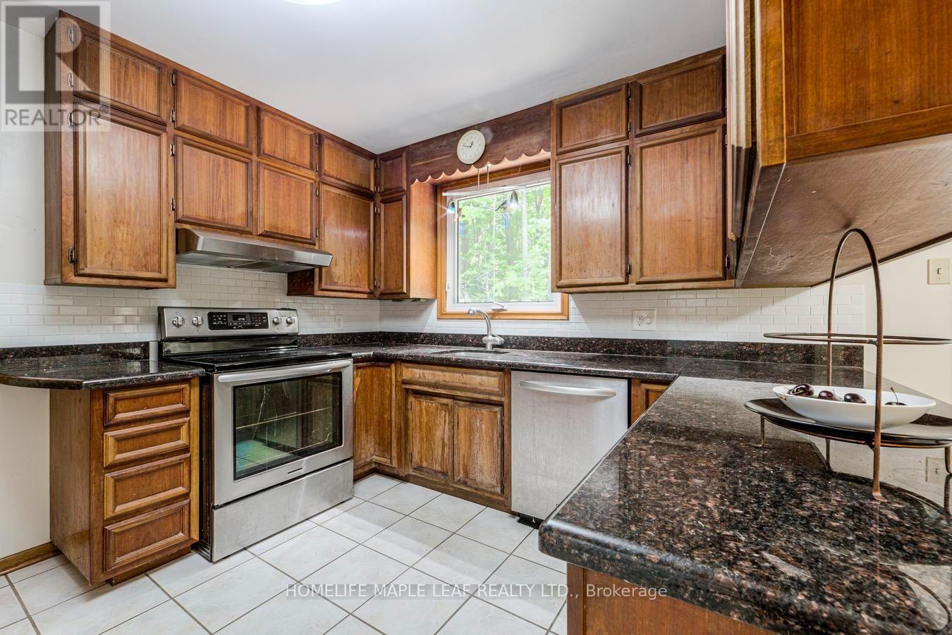 7687 APPLEBY LINE - Image 16