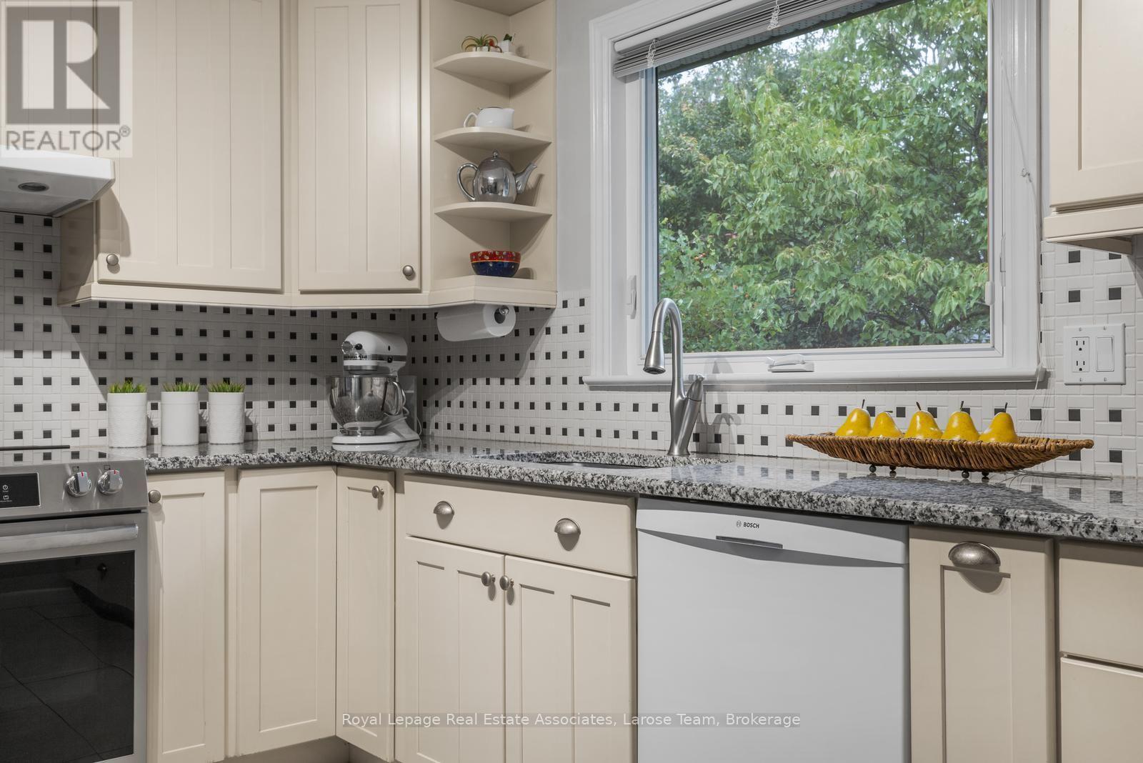 1515 THETFORD COURT - 13