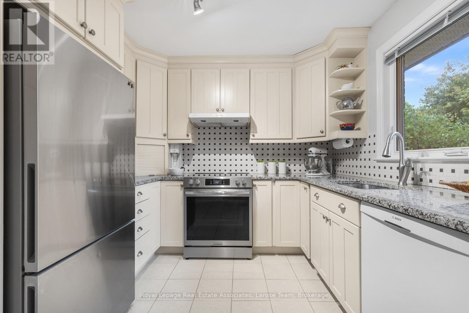 1515 THETFORD COURT - 15