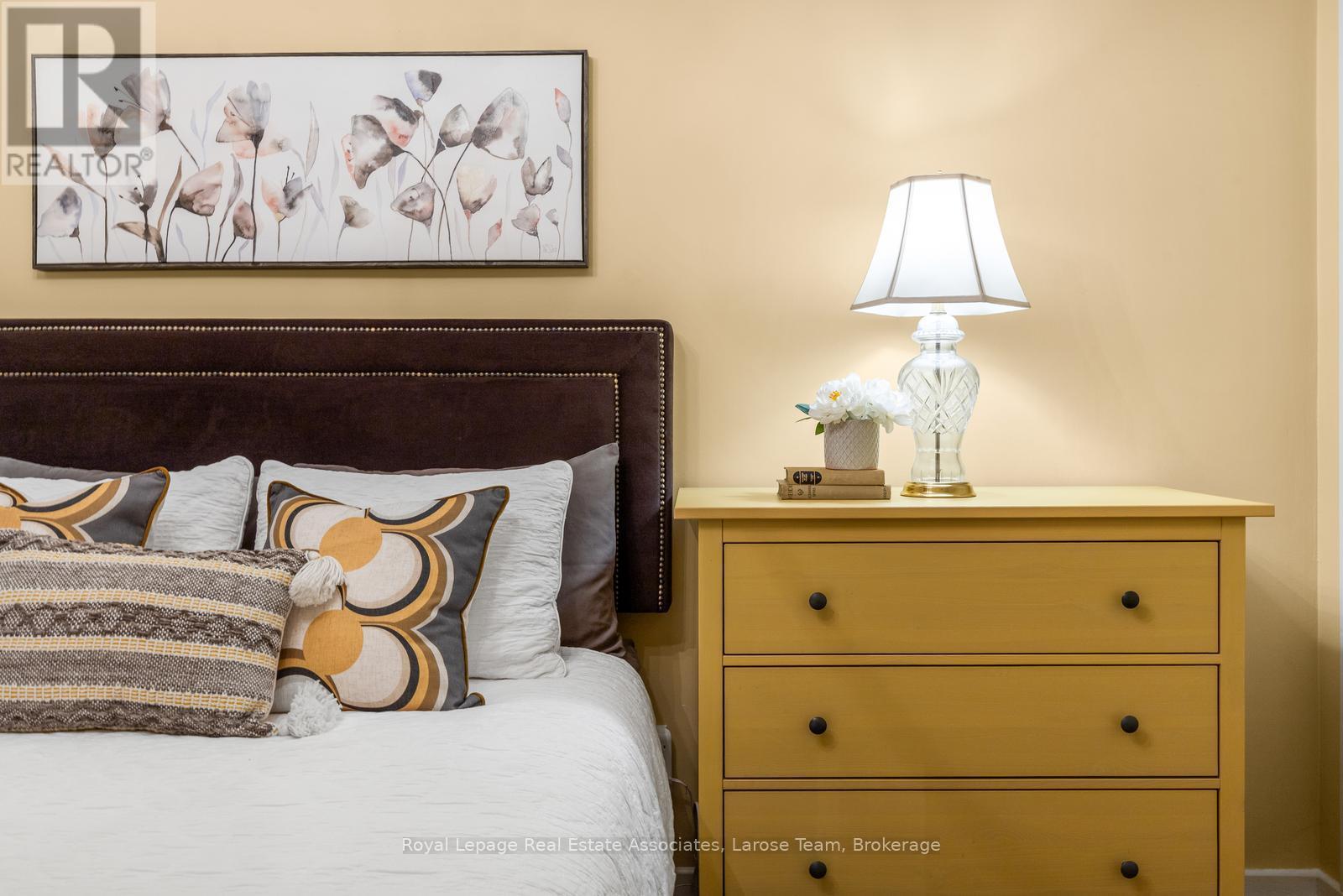 1515 THETFORD COURT - 20