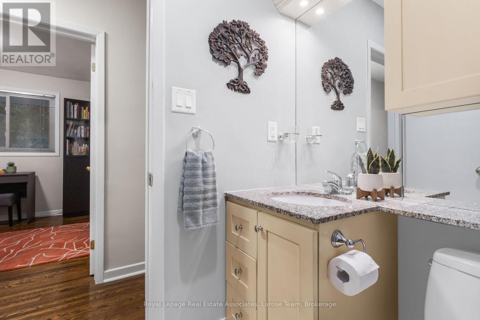 1515 THETFORD COURT - 26