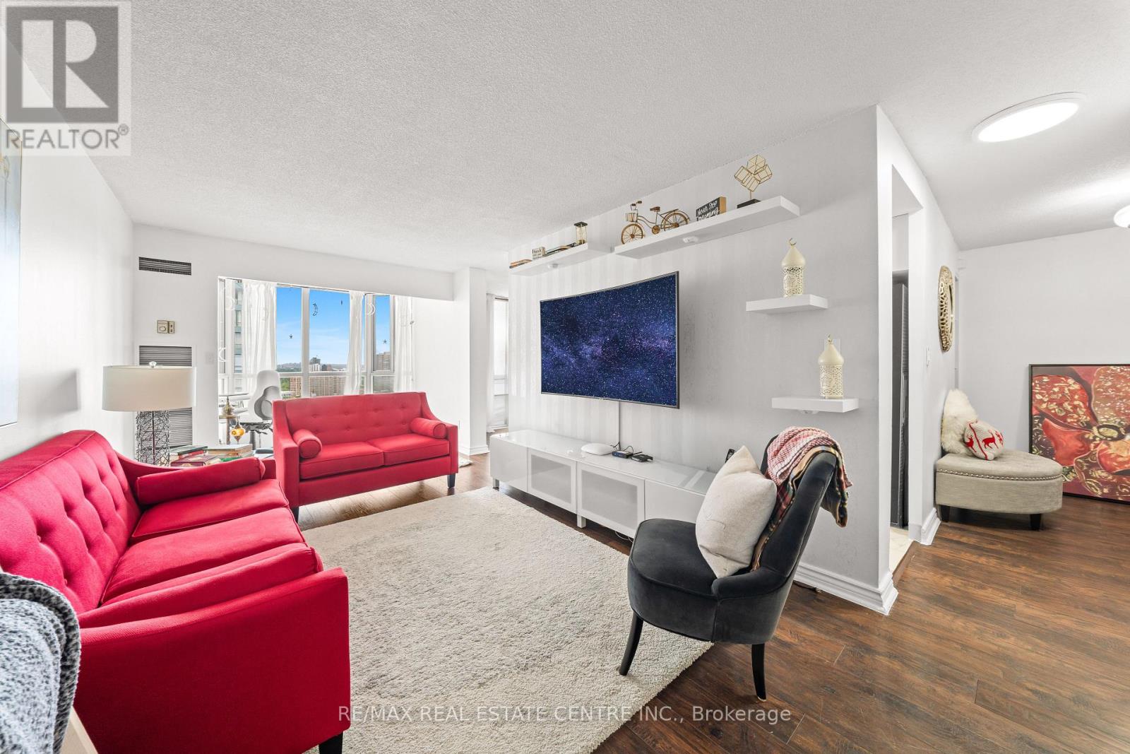 #1907 145 HILLCREST AVENUE - Image 10