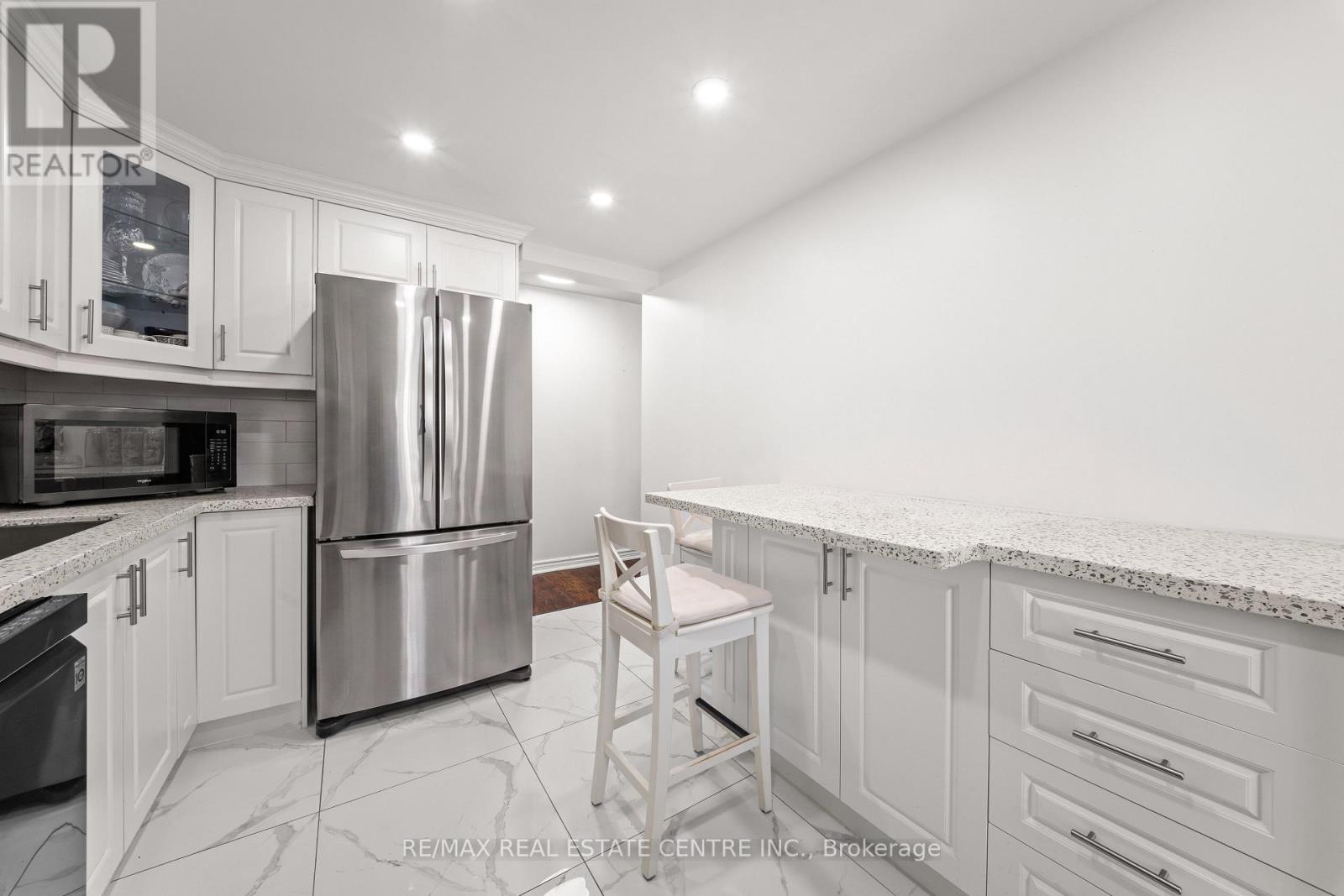 #1907 145 HILLCREST AVENUE - Image 15