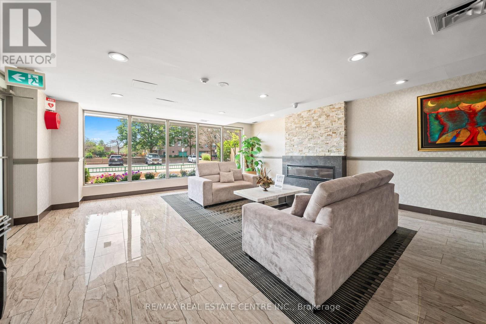 #1907 145 HILLCREST AVENUE - Image 4