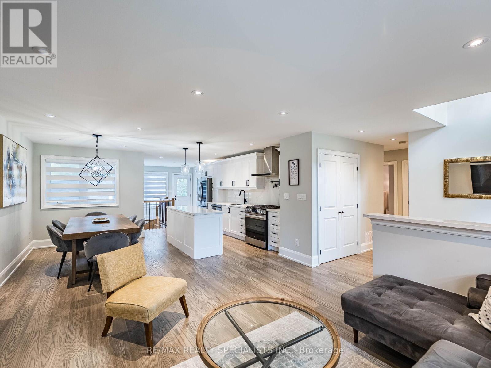 16 LESBURY AVENUE - 1