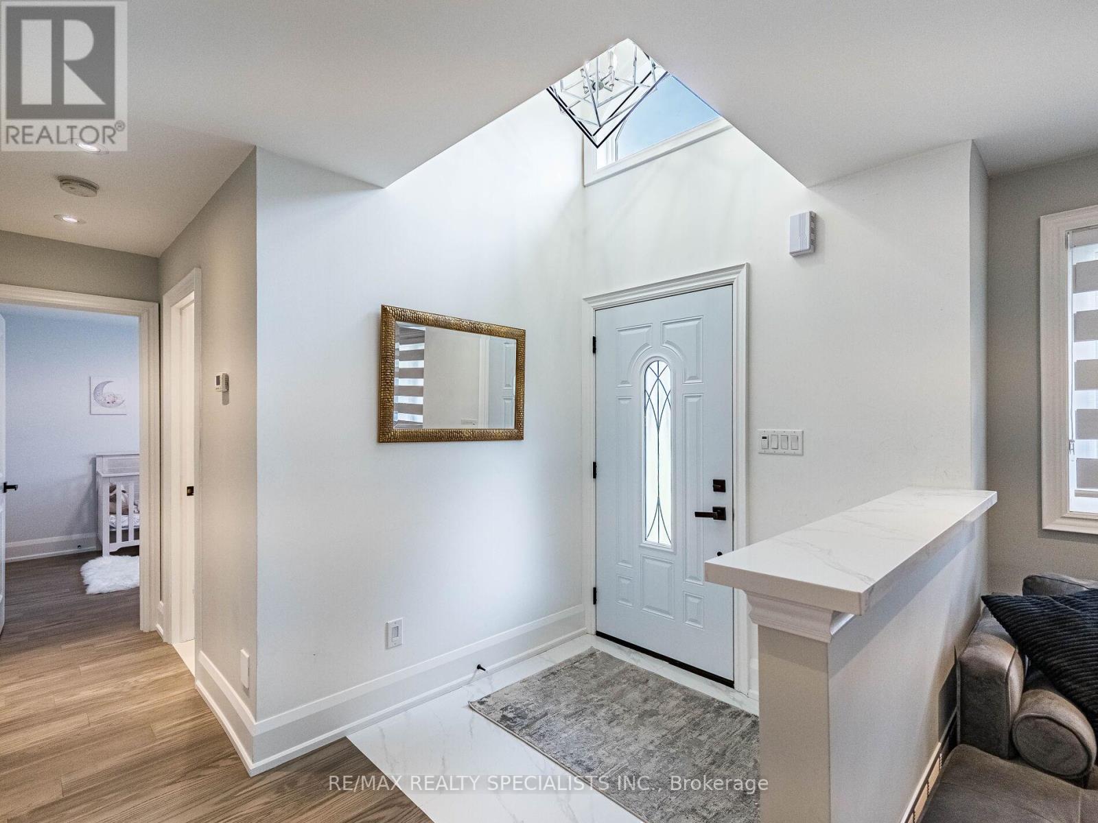 16 LESBURY AVENUE - 4