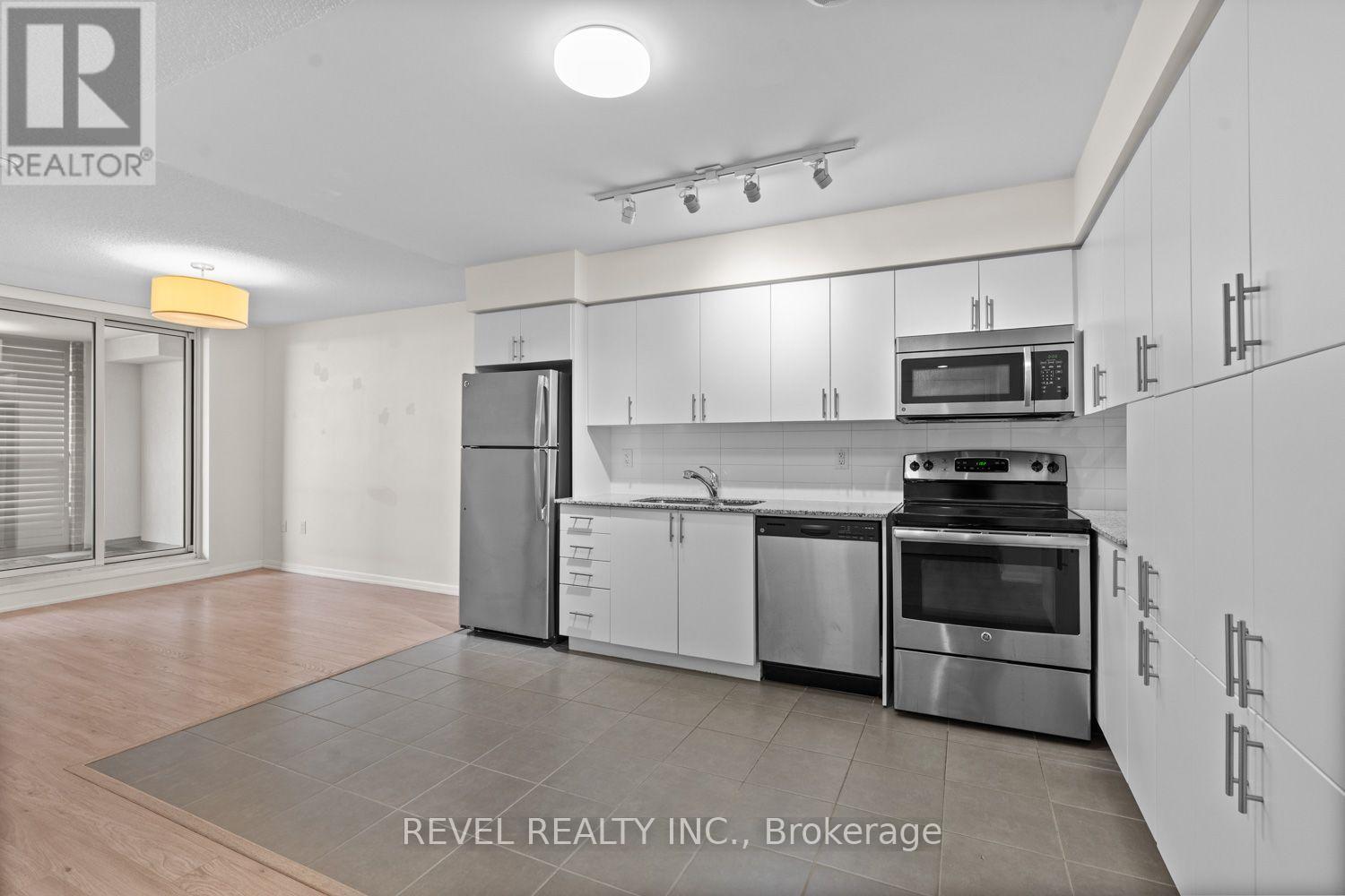 #510 830 LAWRENCE AVENUE W - Image 5