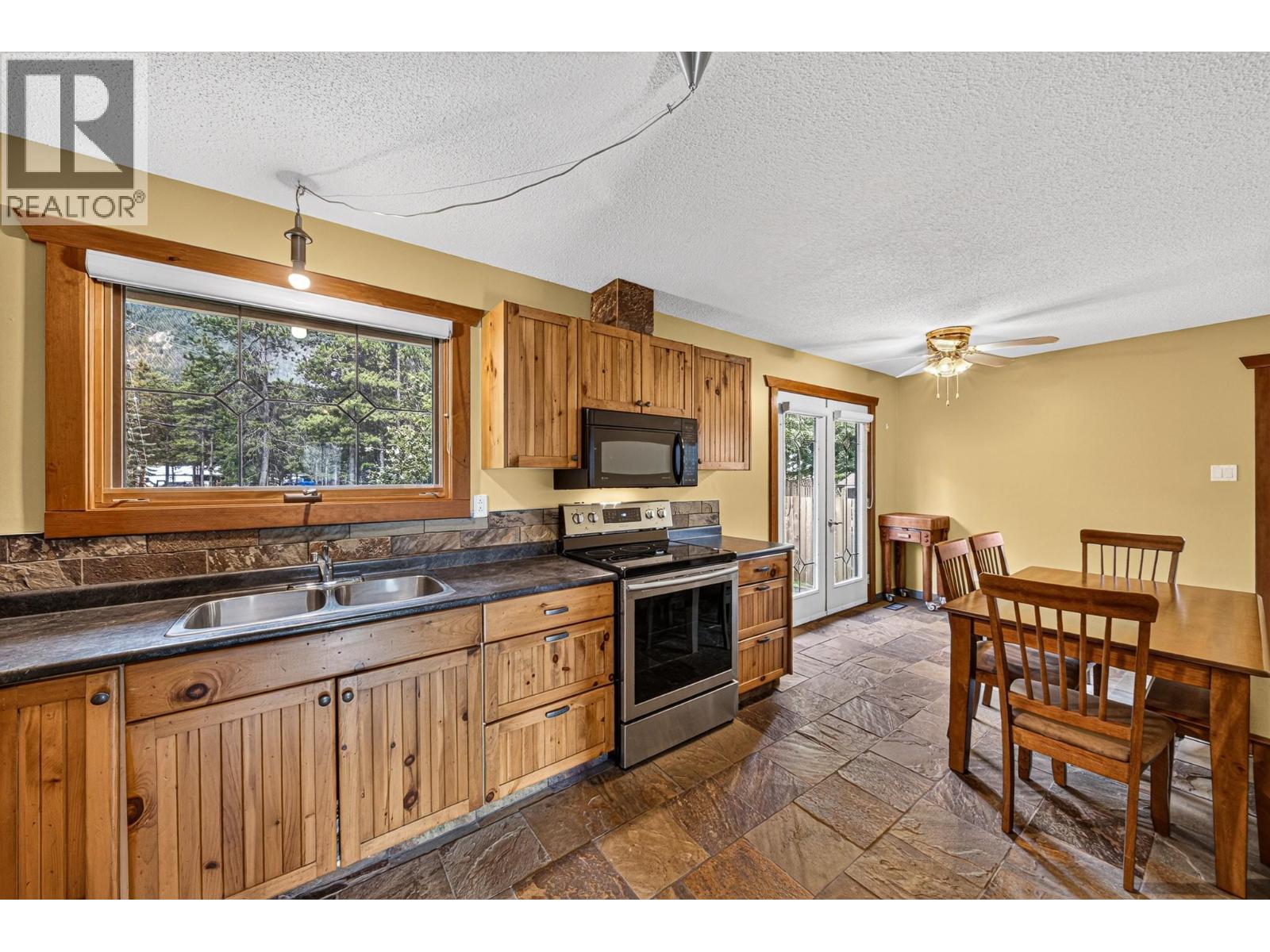 405 Maple Street, Sparwood