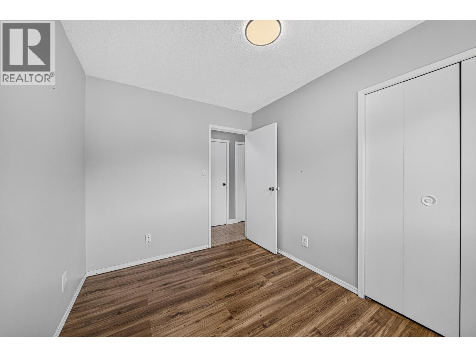 340 Pacific Yew Crescent - 29