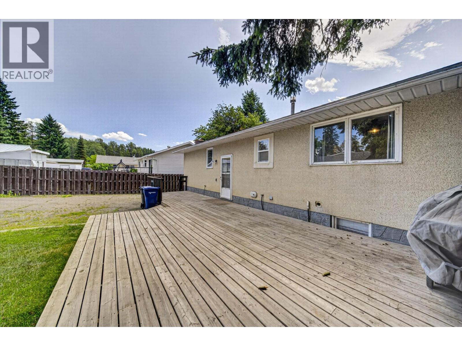 340 Pacific Yew Crescent - 43